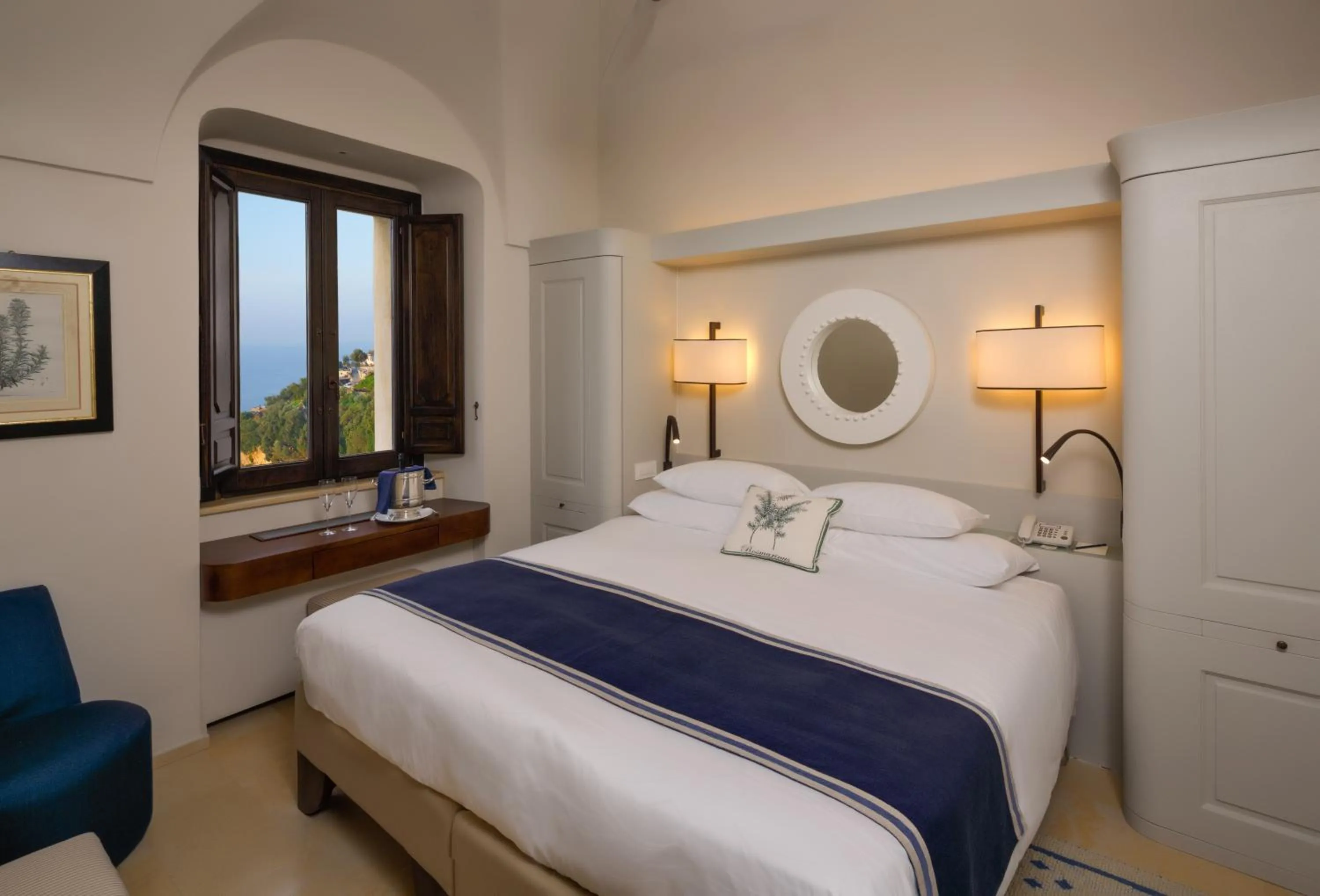 Bed in Monastero Santa Rosa Hotel & Spa