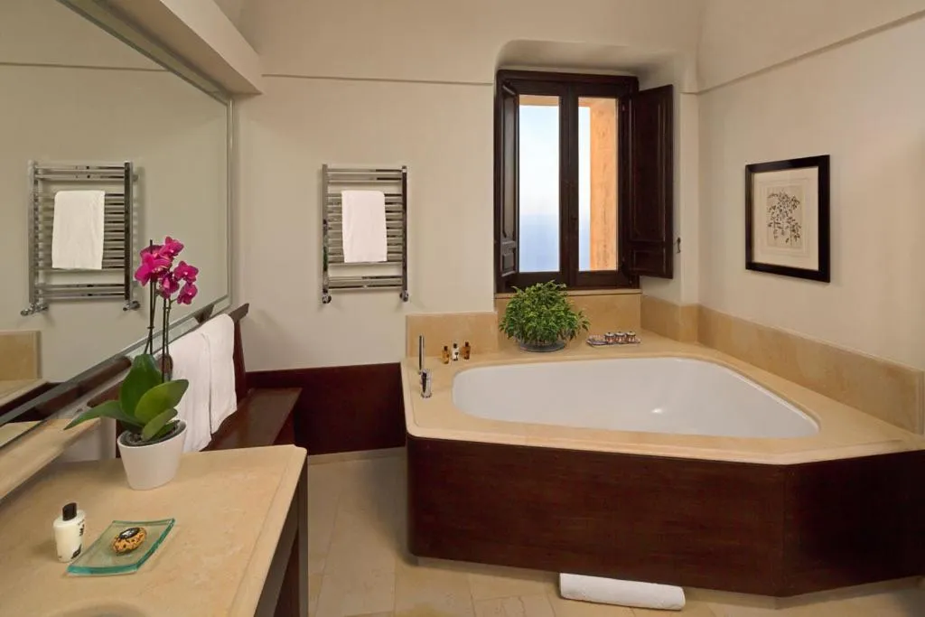 Bathroom in Monastero Santa Rosa Hotel & Spa