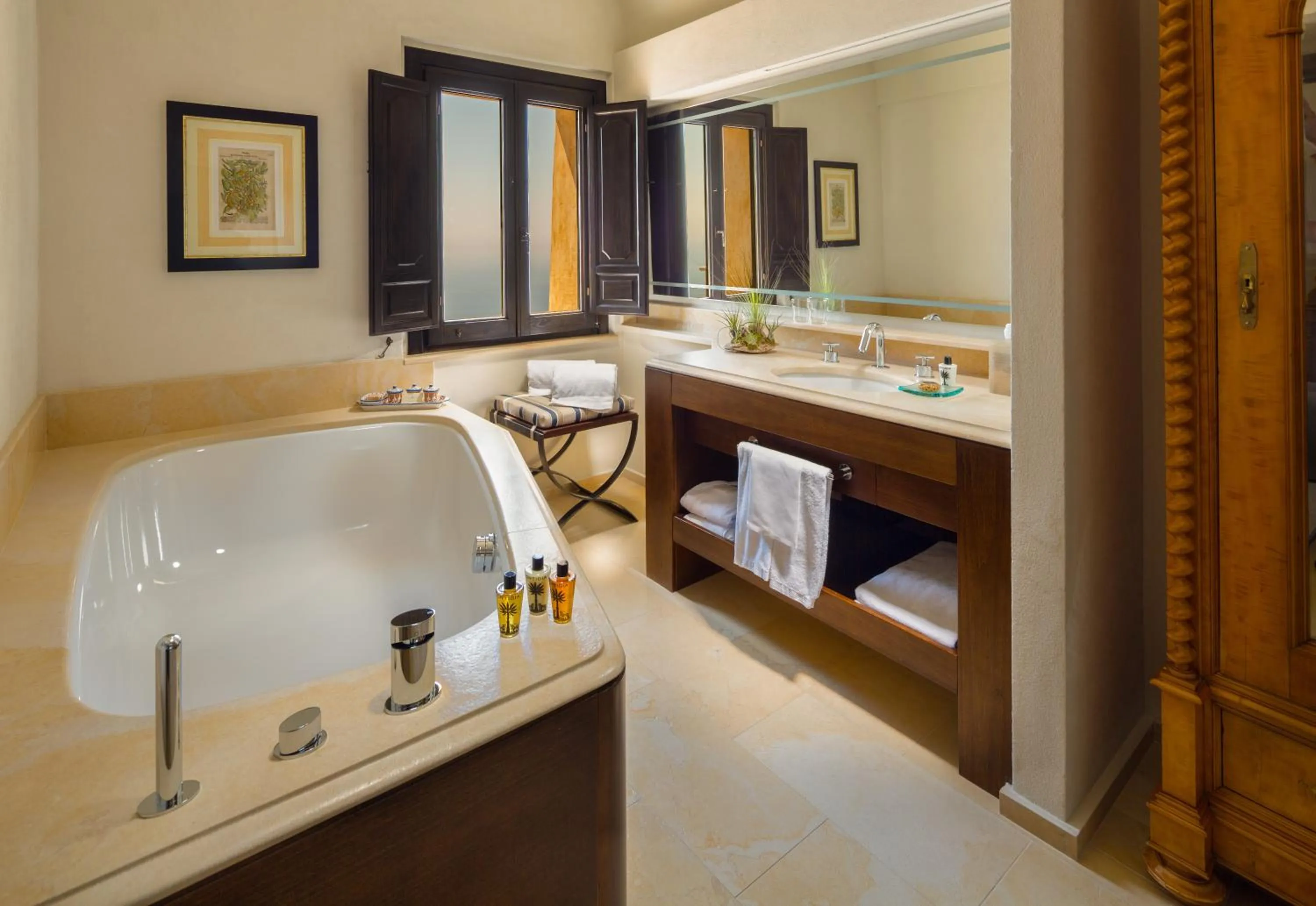 Bed in Monastero Santa Rosa Hotel & Spa