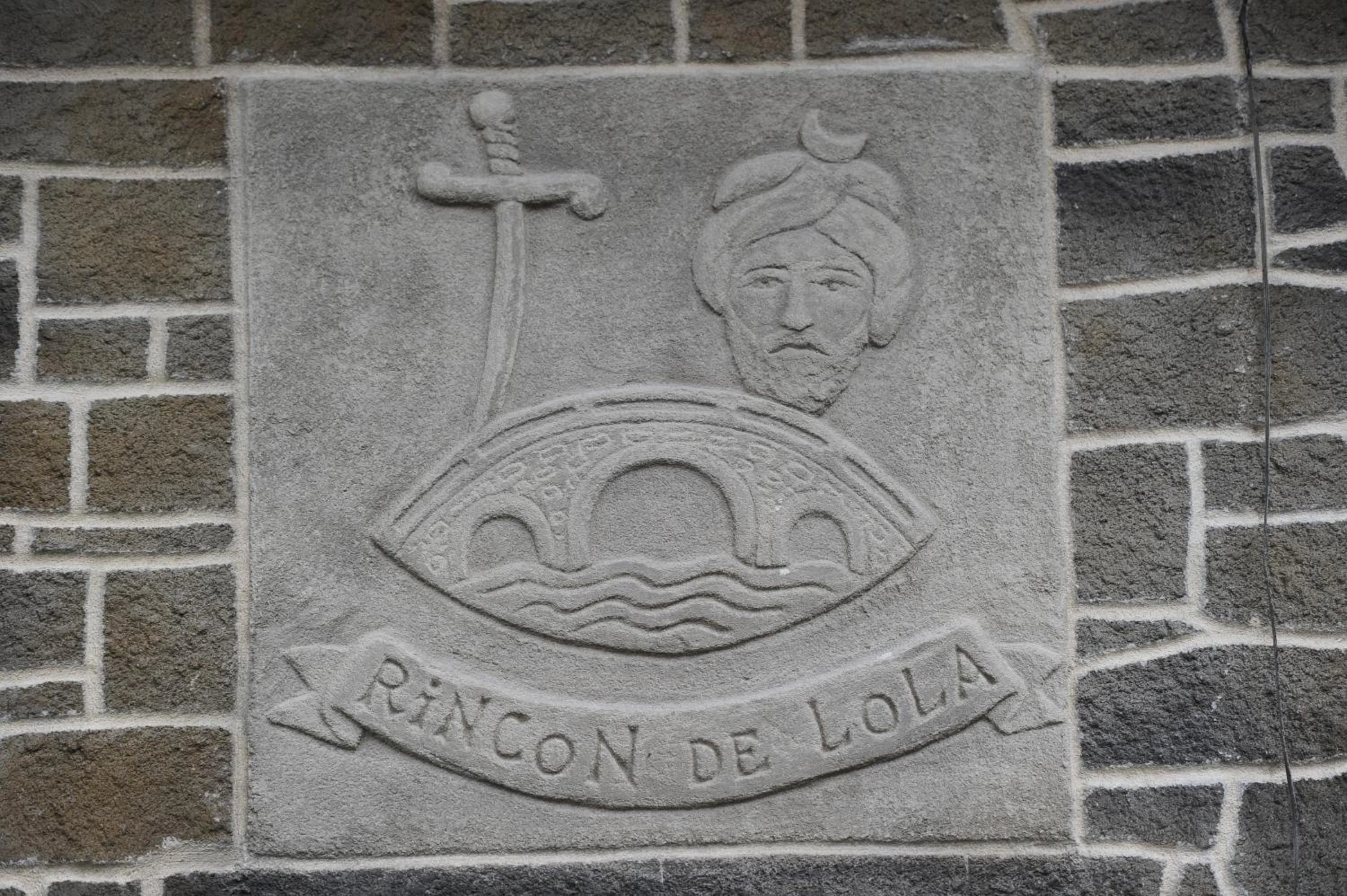 Logo/Certificate/Sign in Hostal Lola