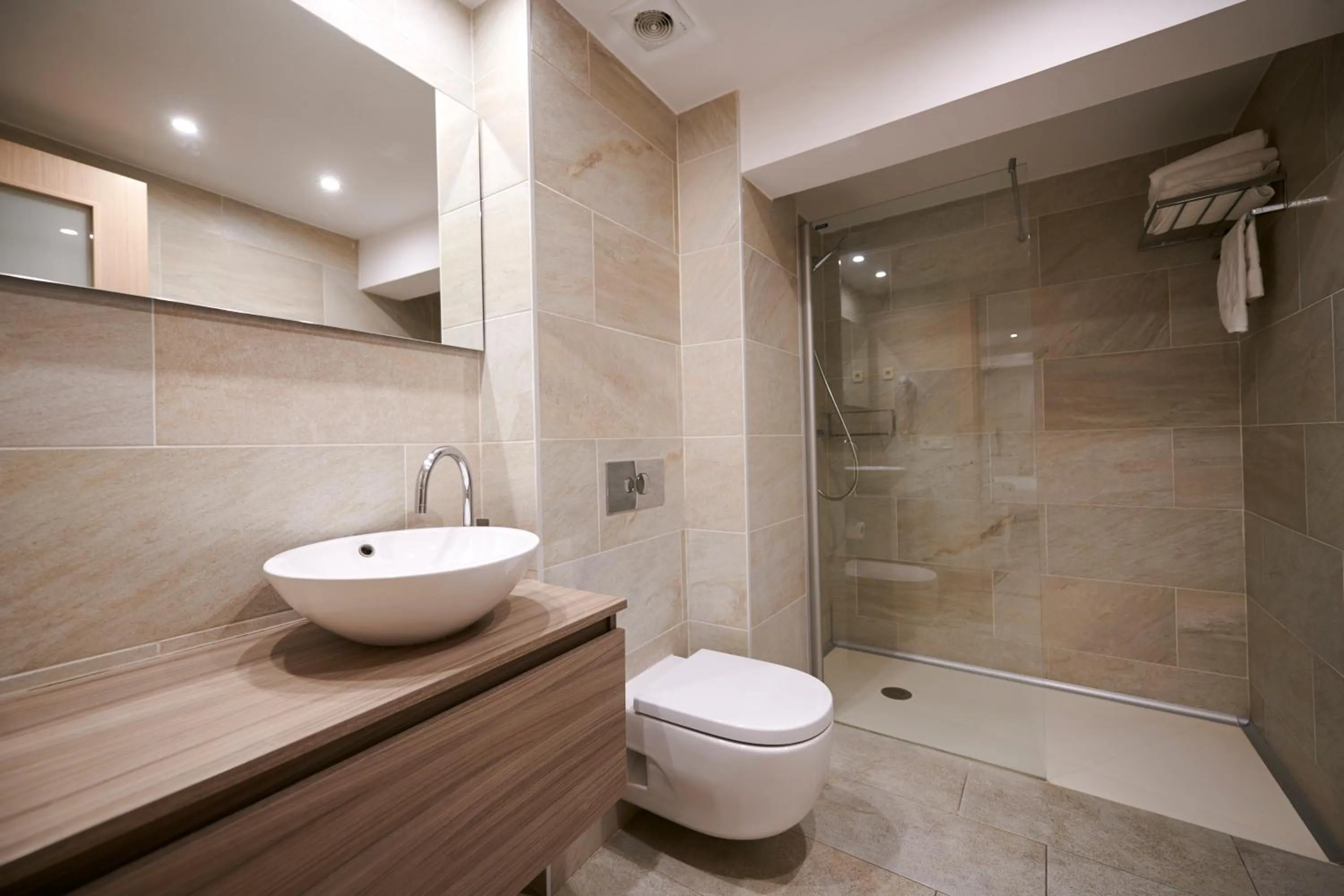 Bathroom in Hostal Lola