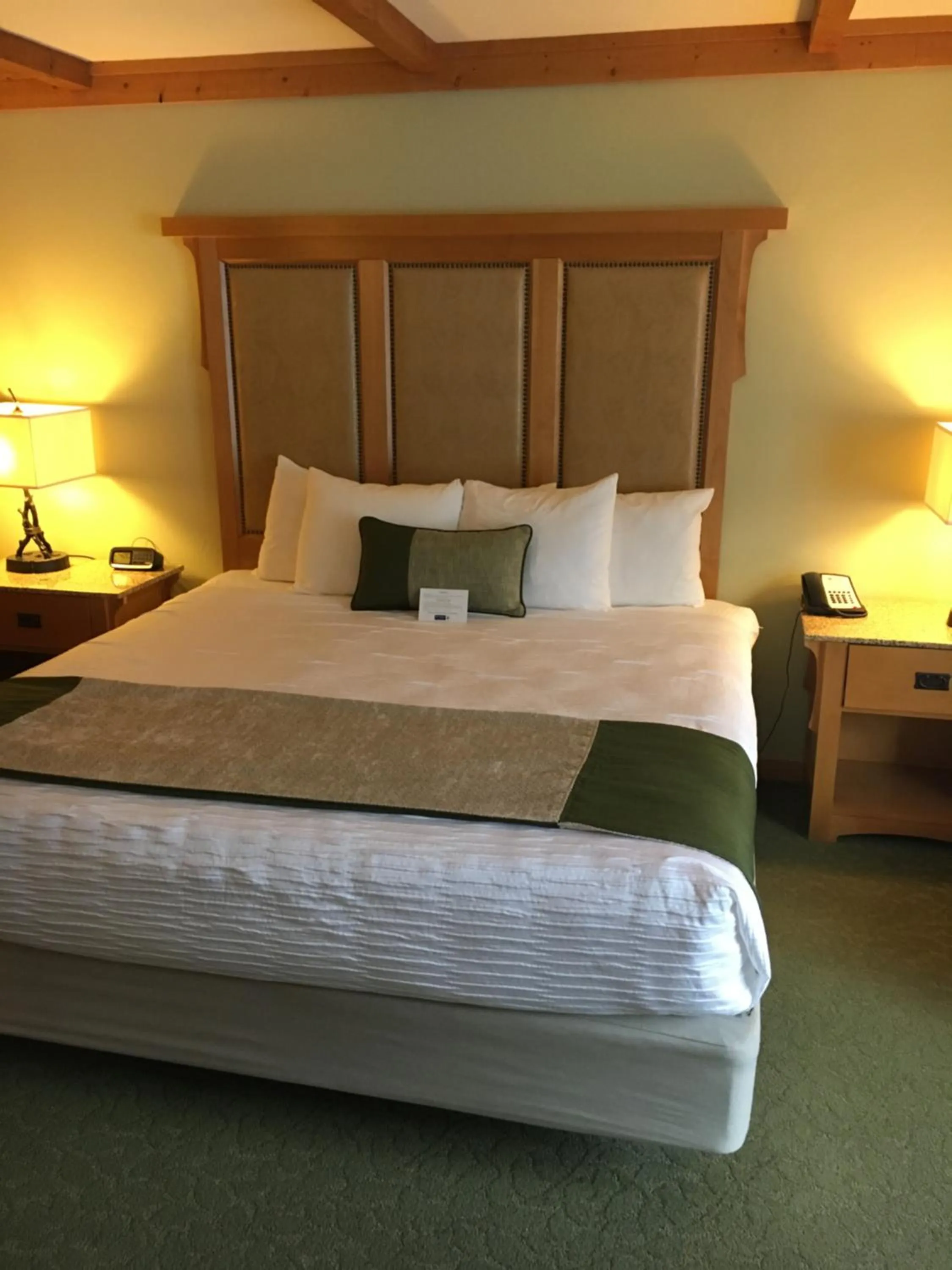 Bedroom, Bed in Brian Head Lodge