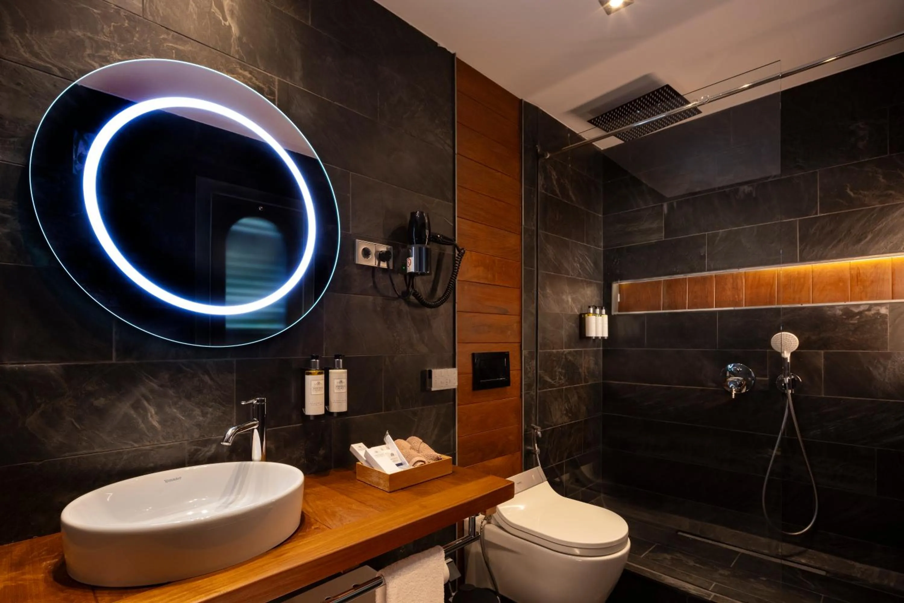 Shower in Hotel Boutique Ses Pitreras