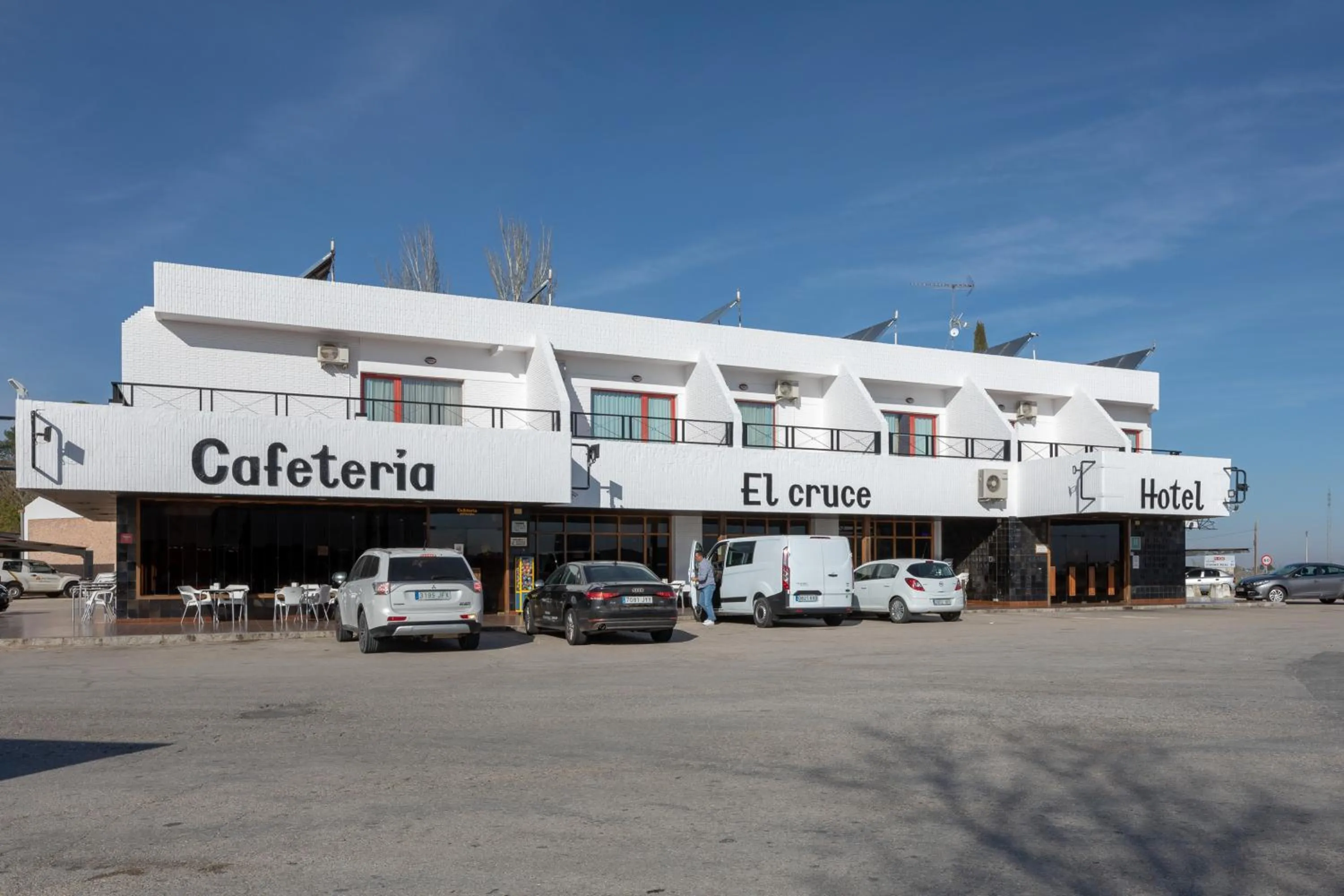 Facade/entrance in Área de Servicio El Cruce