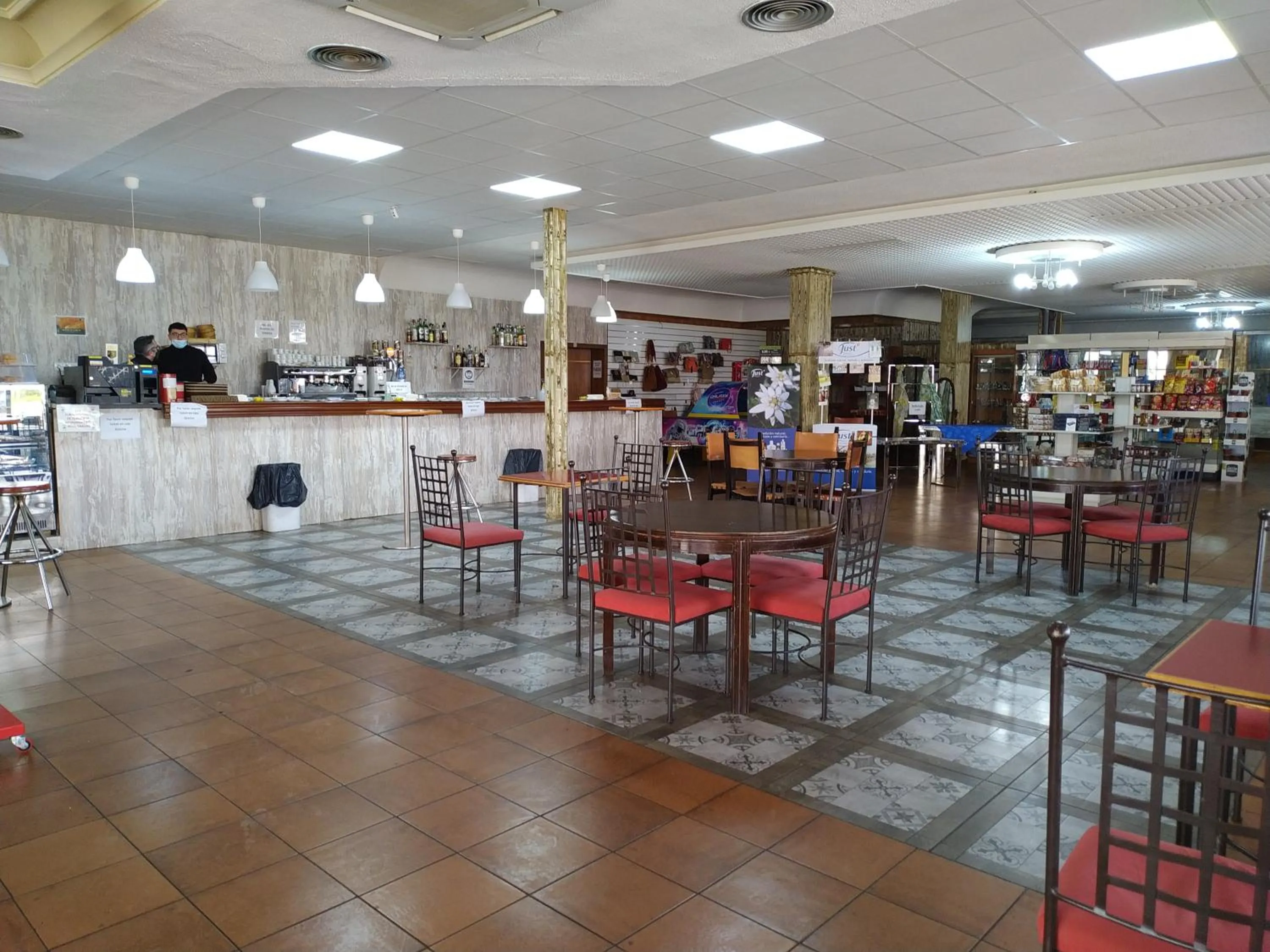 Property building in Área de Servicio El Cruce