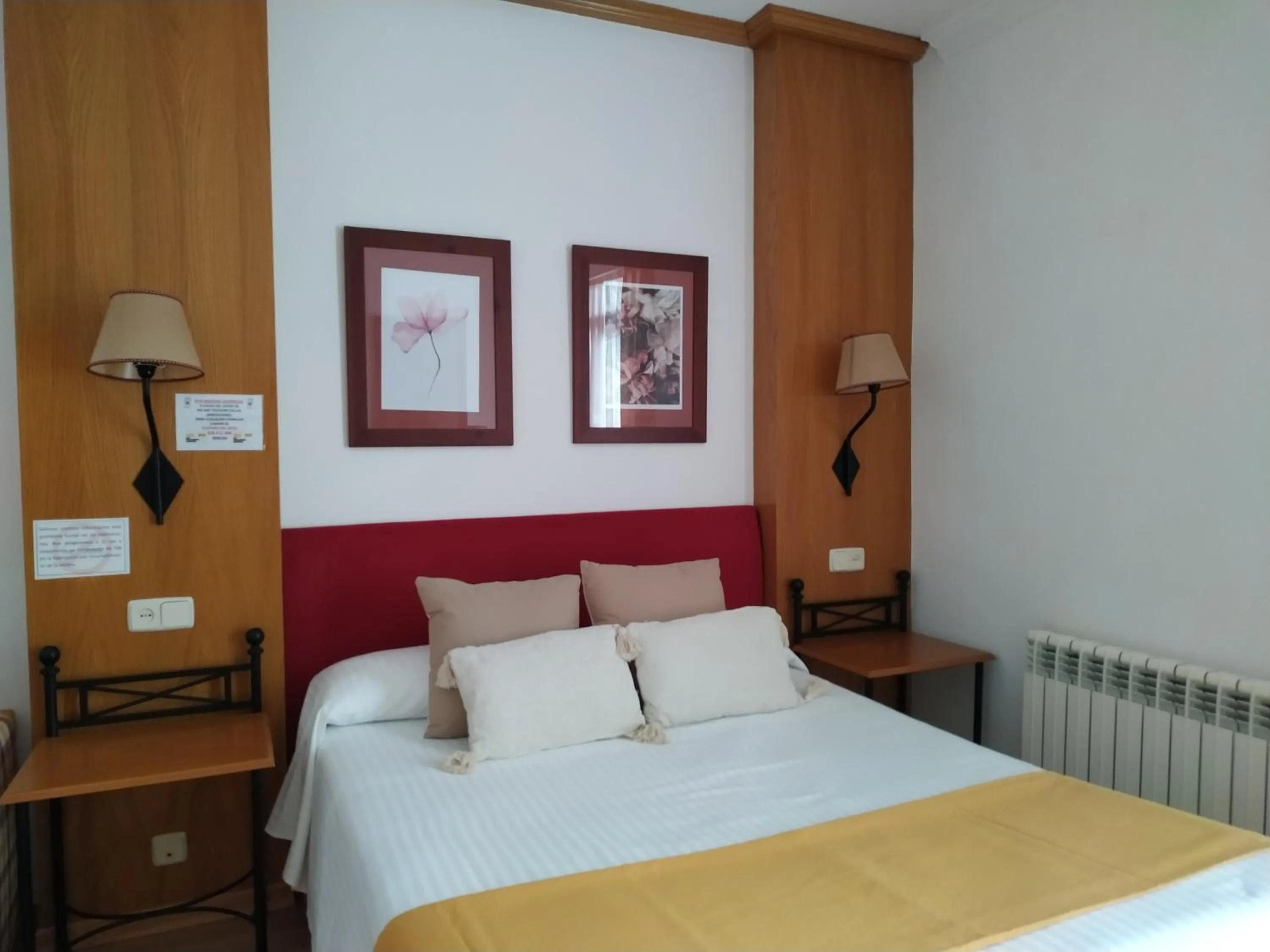 Bed in Área de Servicio El Cruce