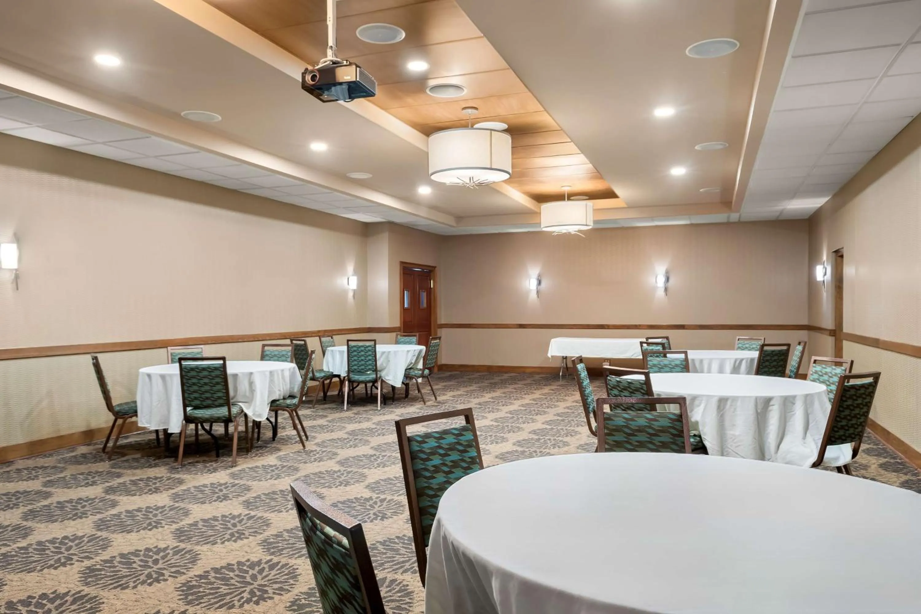 Banquet/Function facilities in Best Western Newport Inn