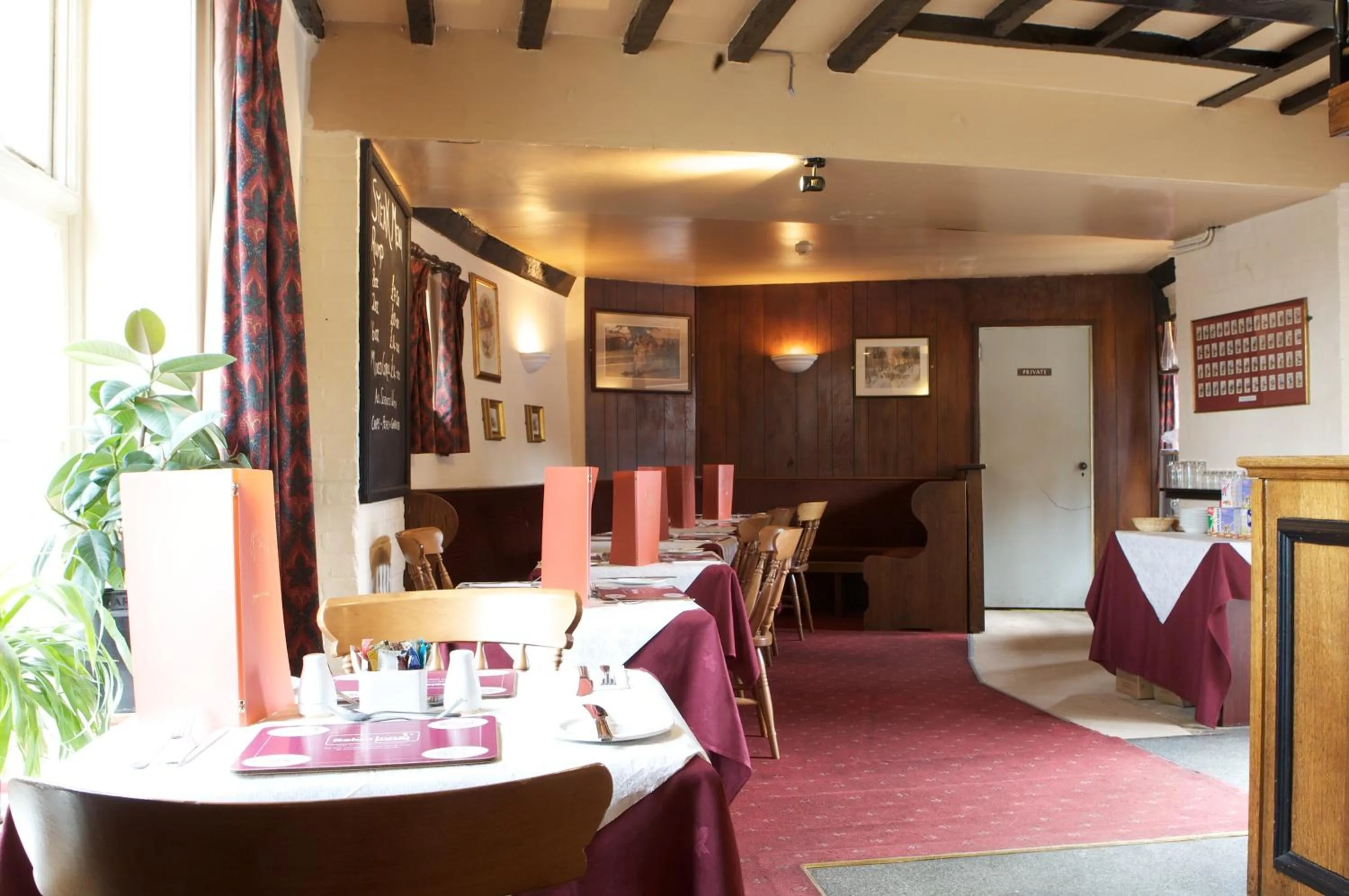 Restaurant/places to eat in The George & Horn near Newbury