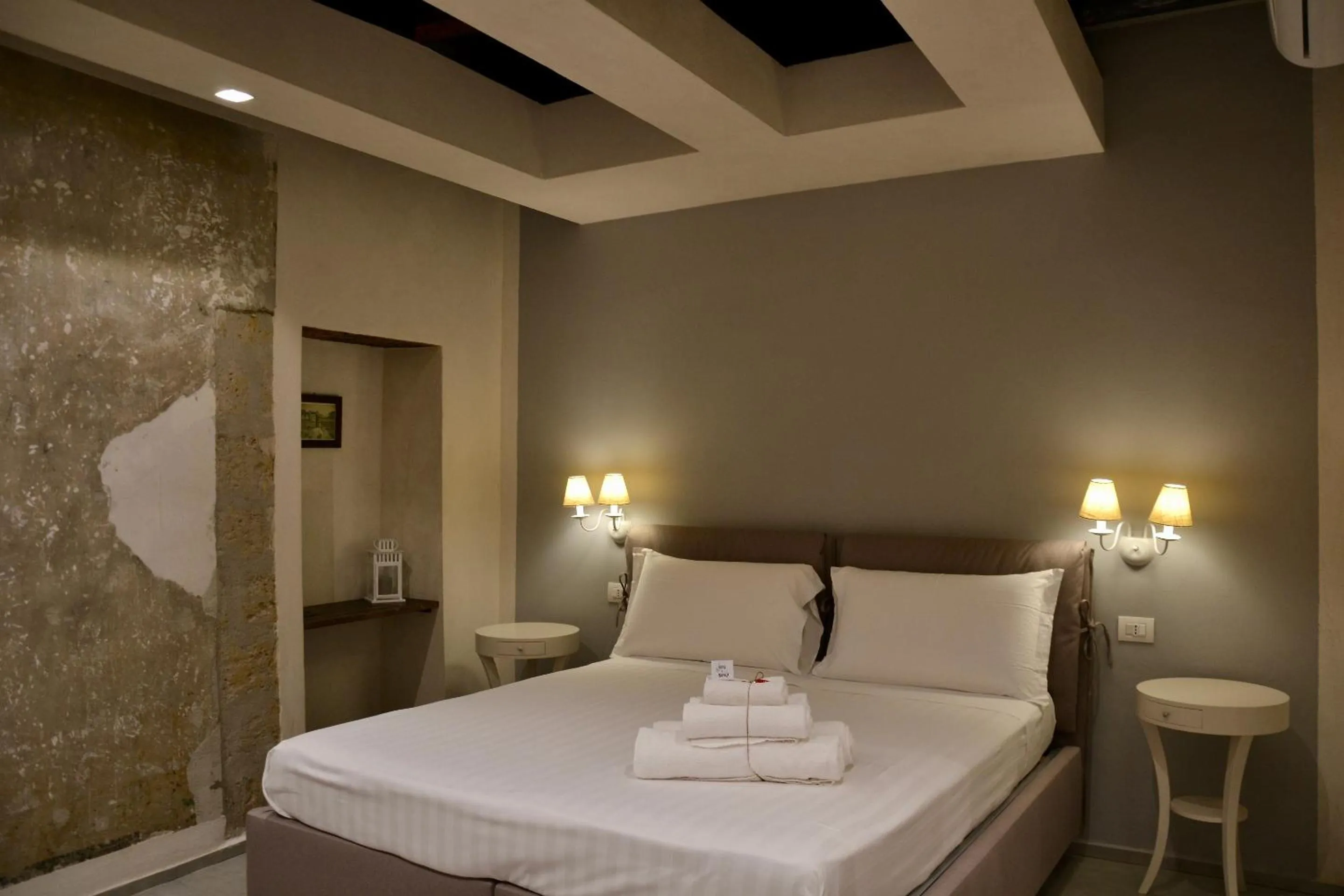 Bedroom, Bed in Vicoli di Napoli B&B