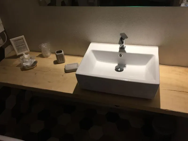 Bathroom in Vicoli di Napoli B&B