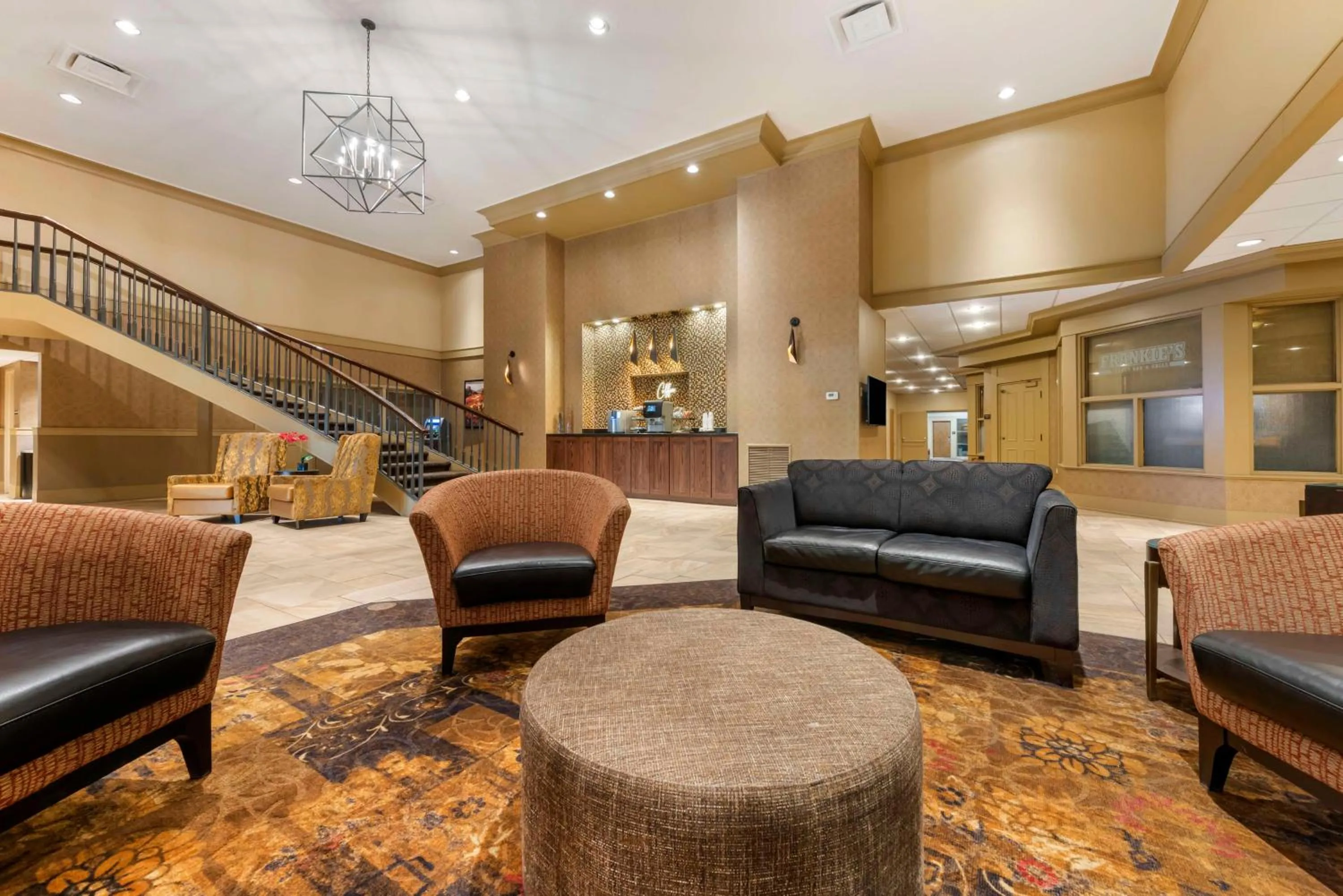 Lobby or reception in Best Western Plus Ramkota Hotel