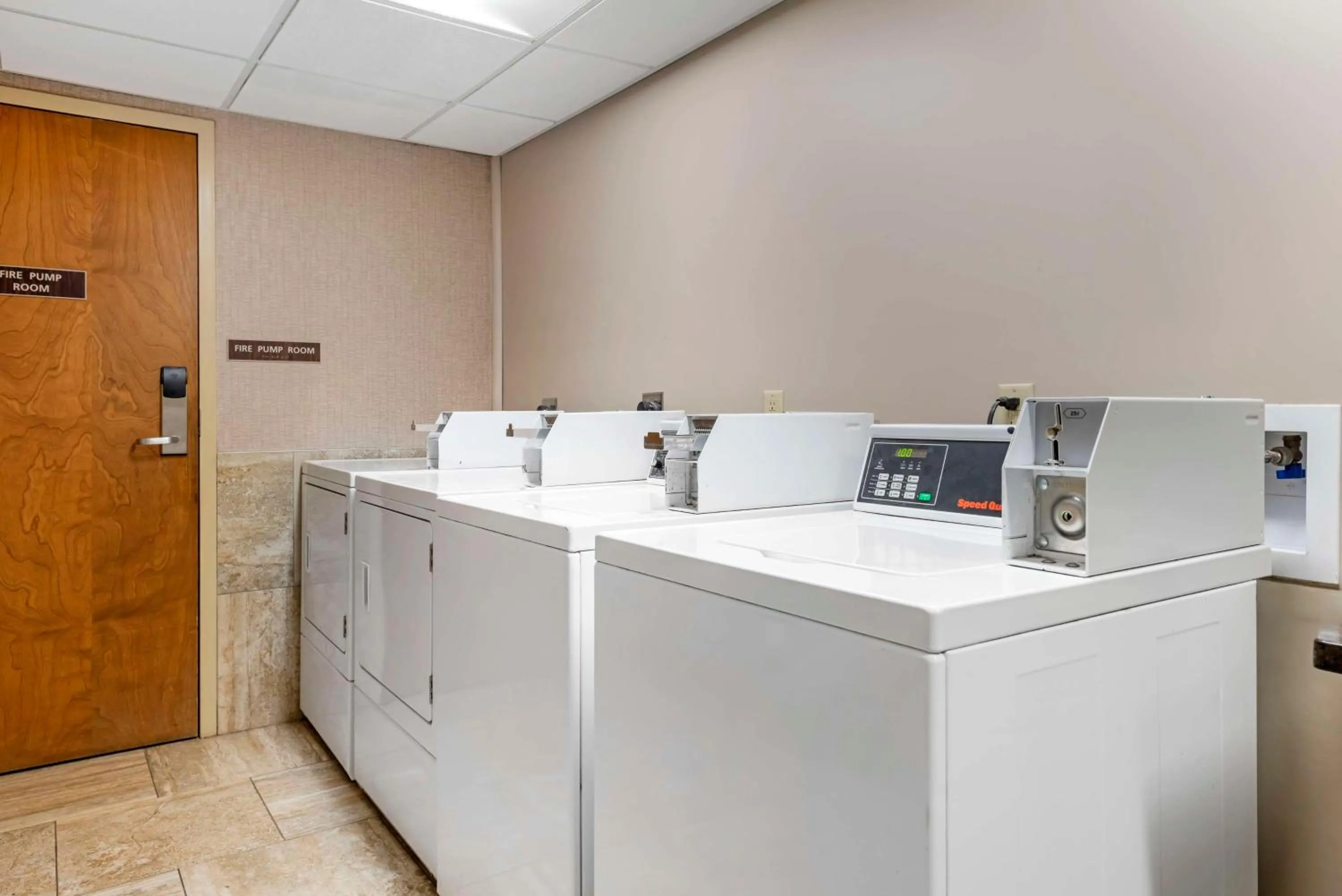 laundry in Best Western Plus Ramkota Hotel