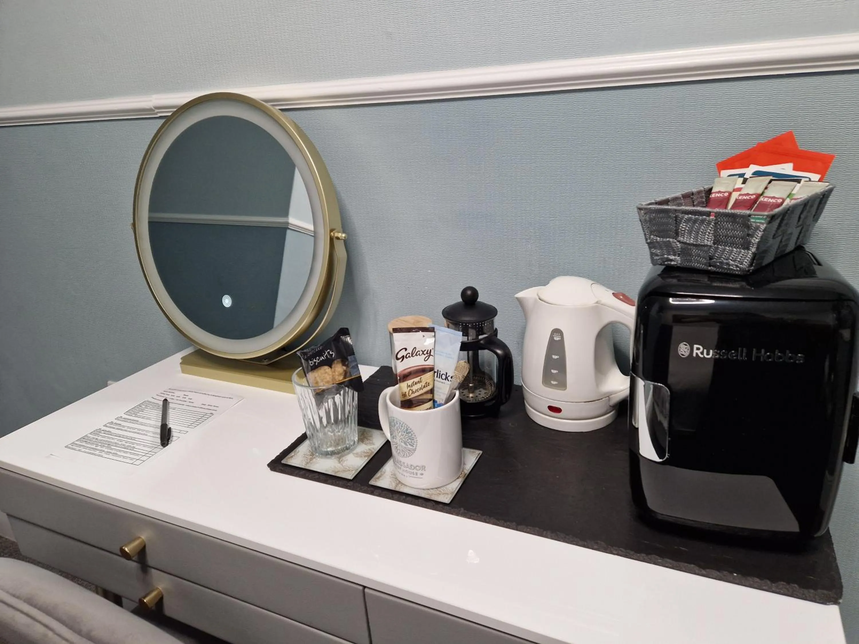 Coffee/tea facilities in Ambassador Guest House