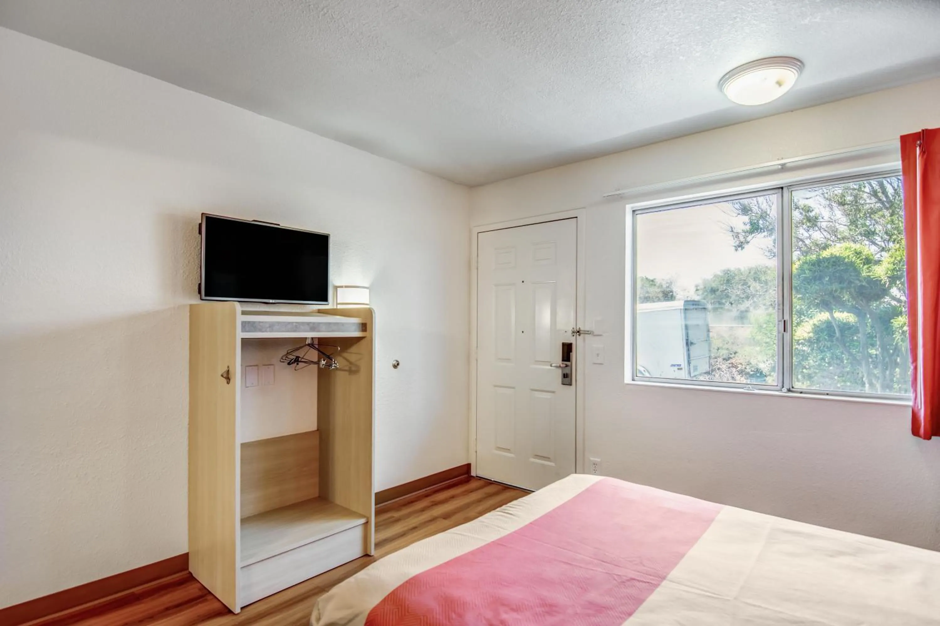 Day, Bed in Motel 6-Tracy, CA