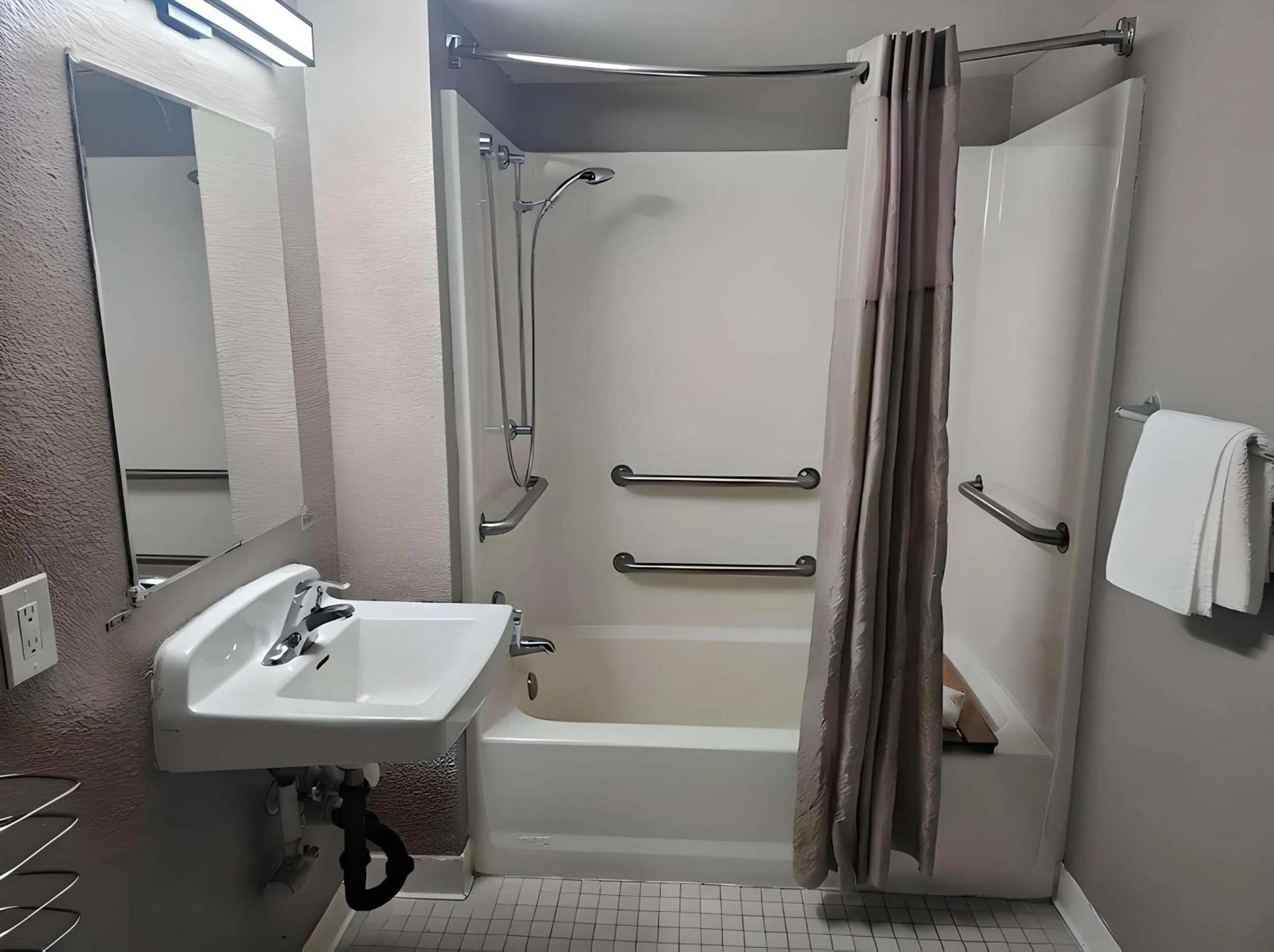 Bedroom in Park Inn by Radisson, Tracy