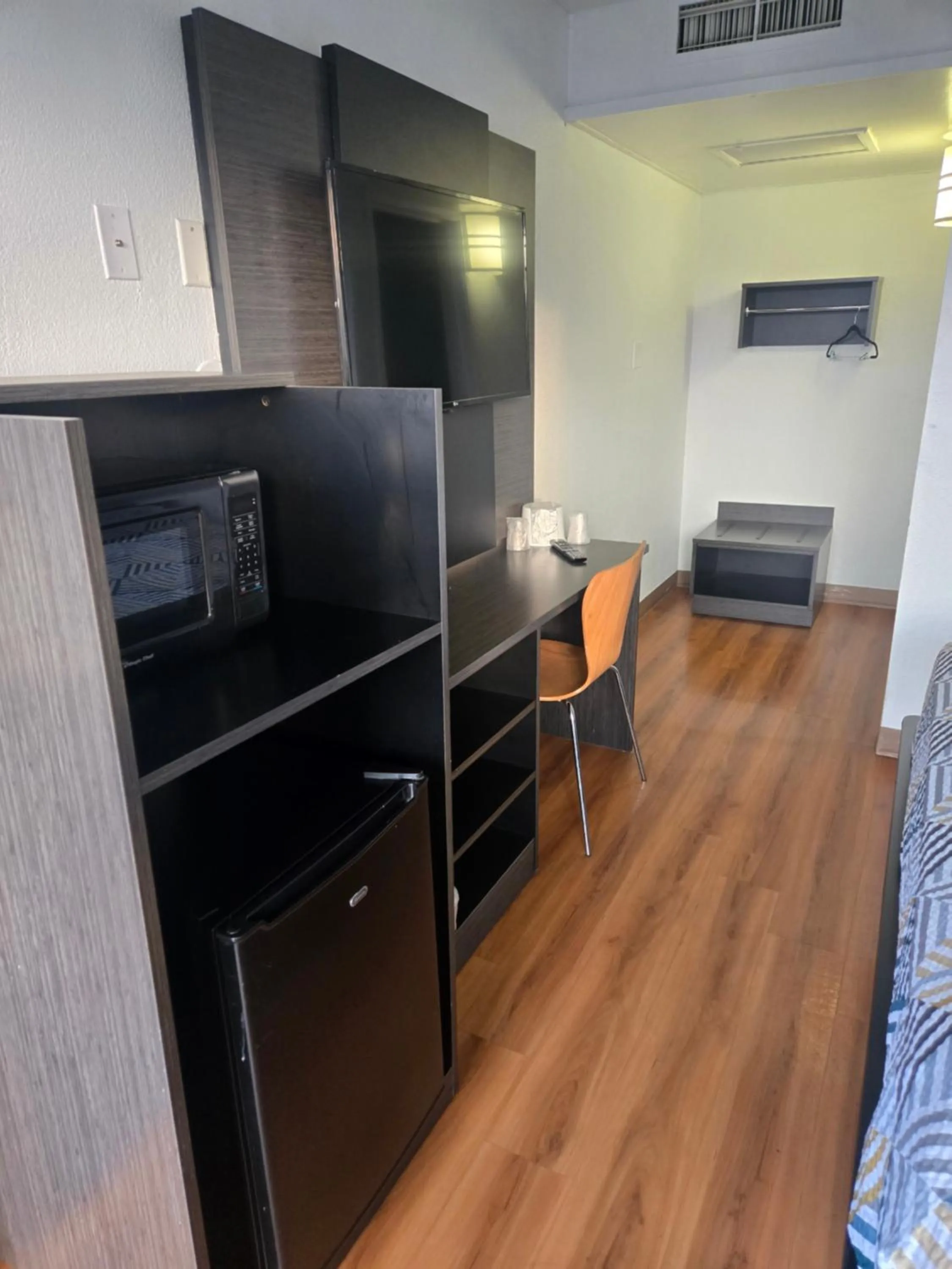 microwave in Park Inn by Radisson, Tracy