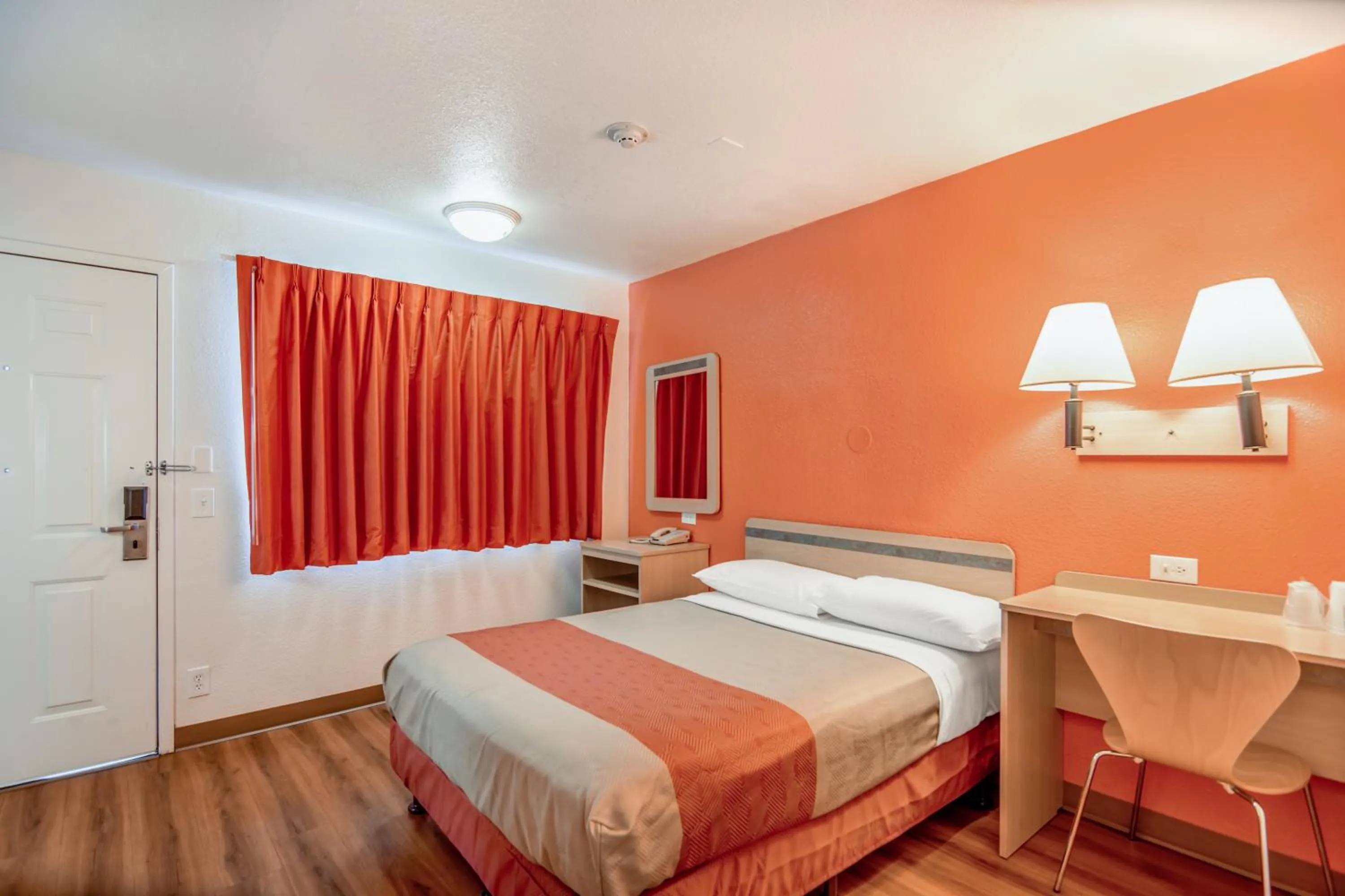 Photo of the whole room, Bed in Motel 6-Tracy, CA