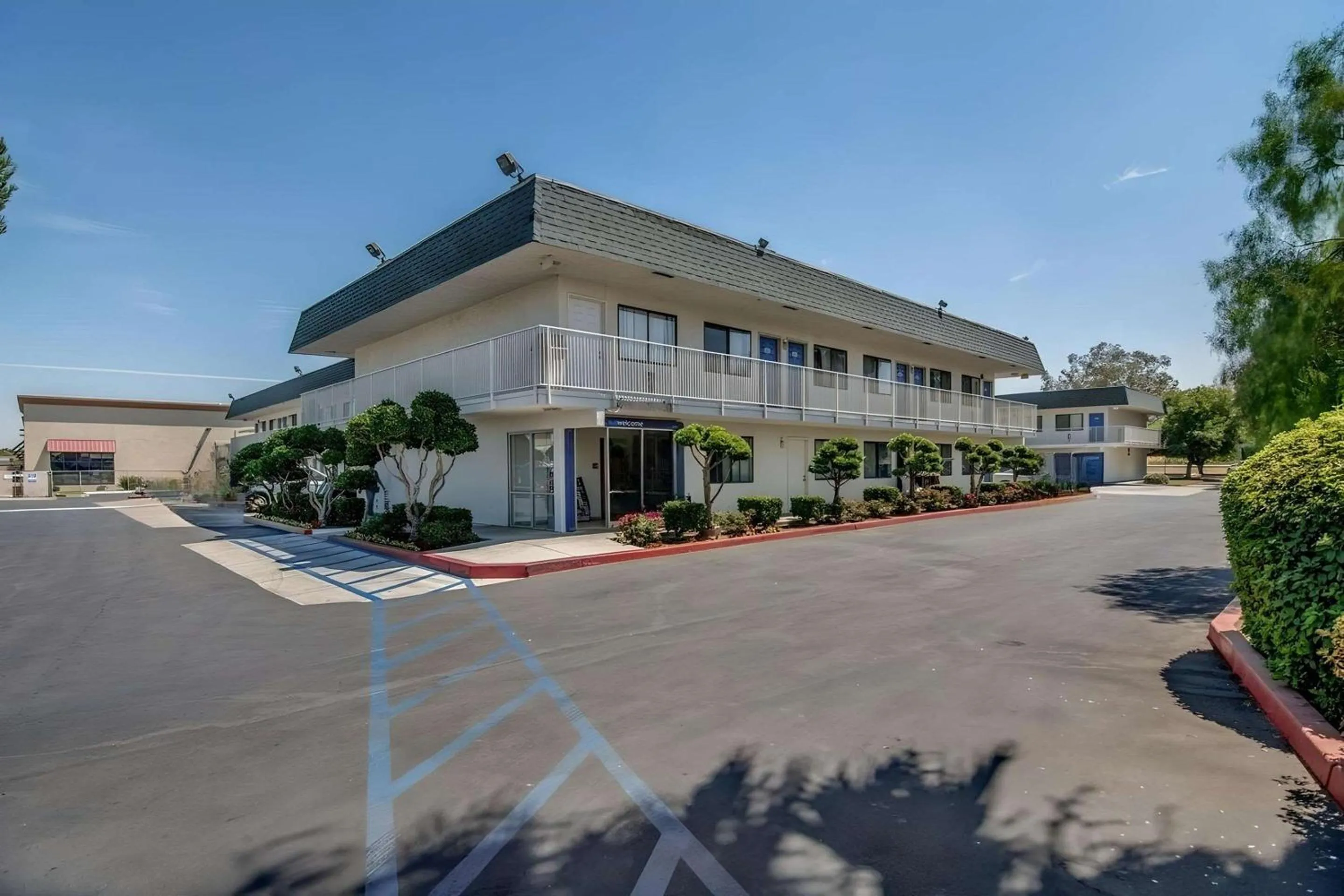 Property building in Park Inn by Radisson, Tracy