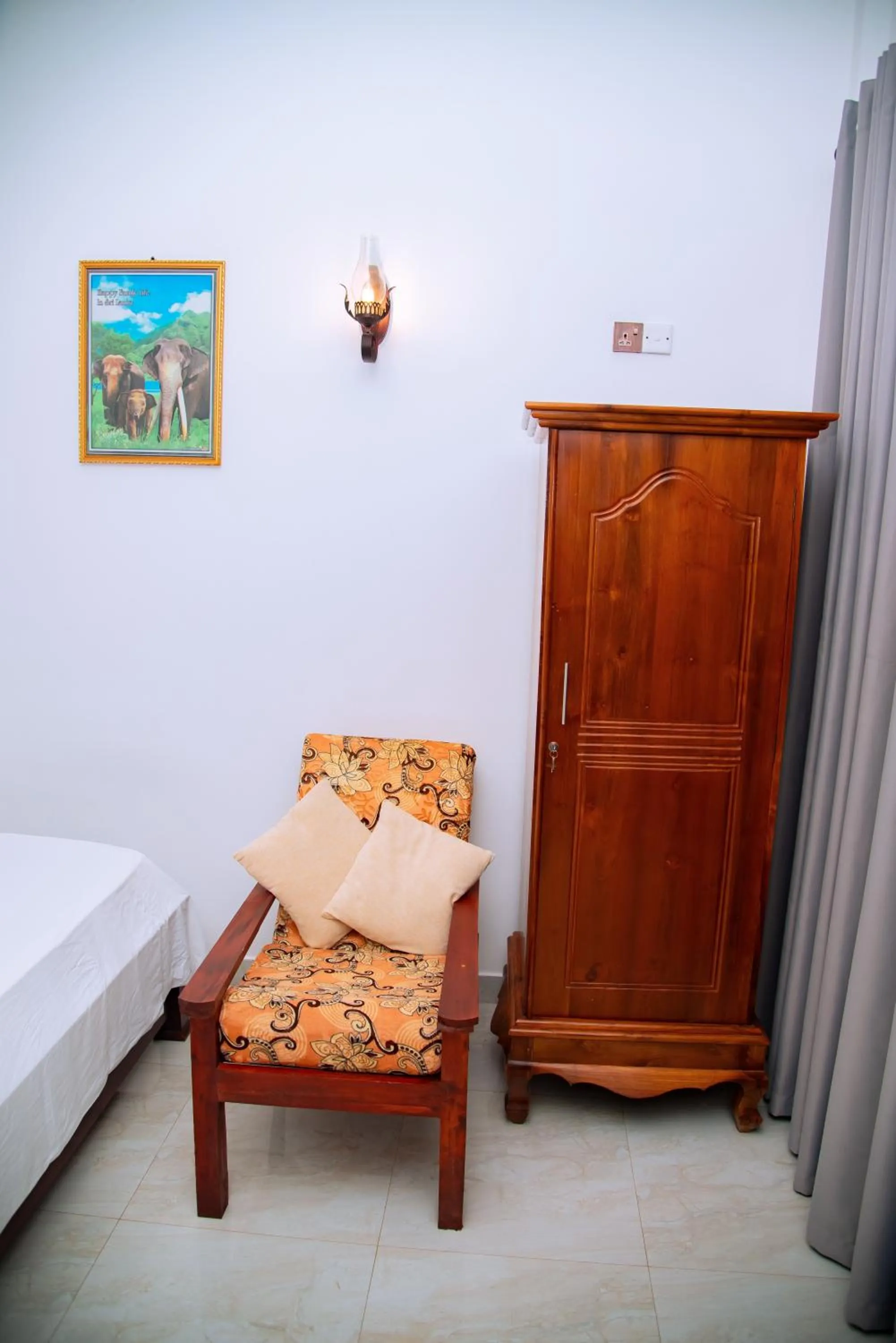 Bed in Shadow Surf Bay