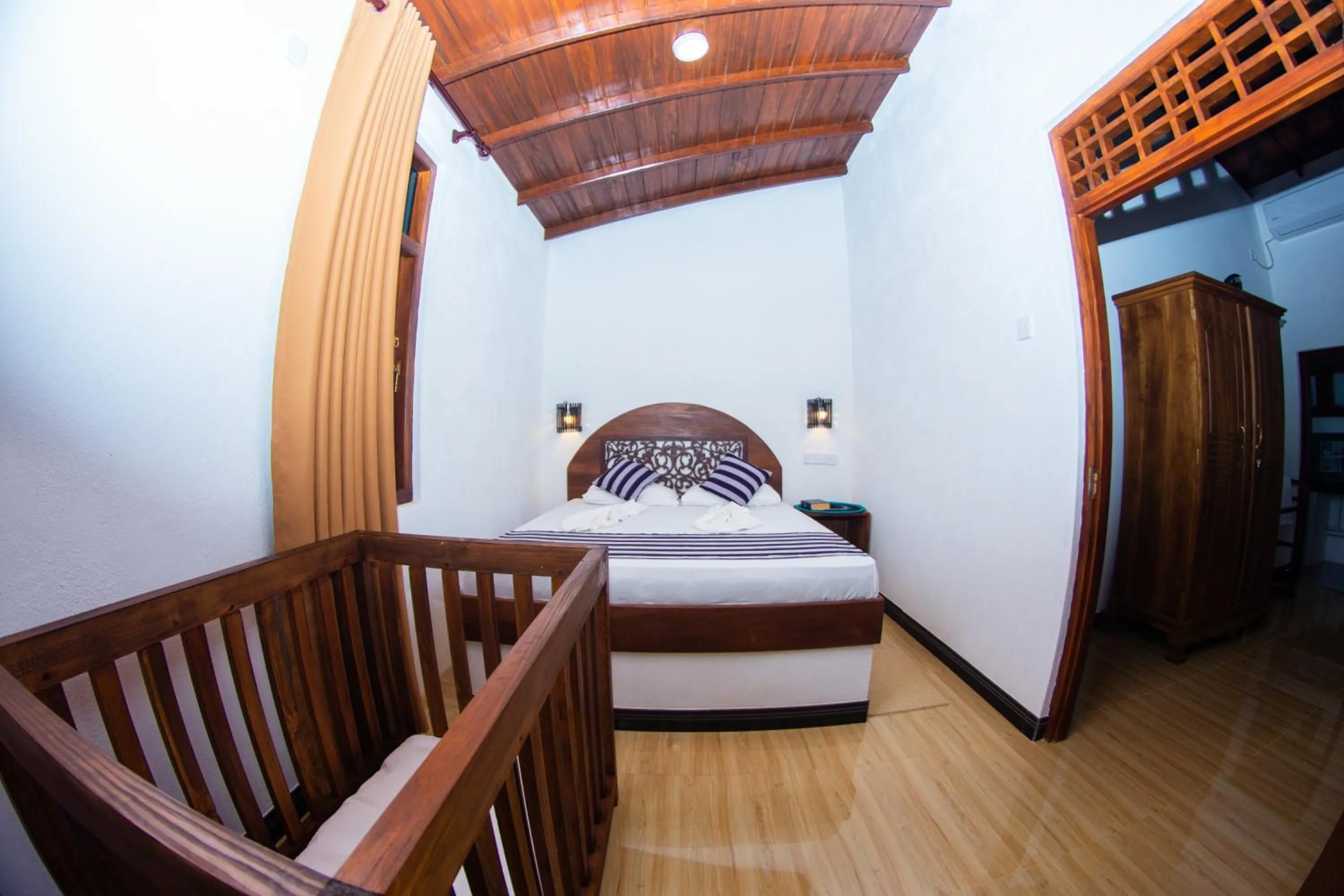 Bed in Shadow Surf Bay