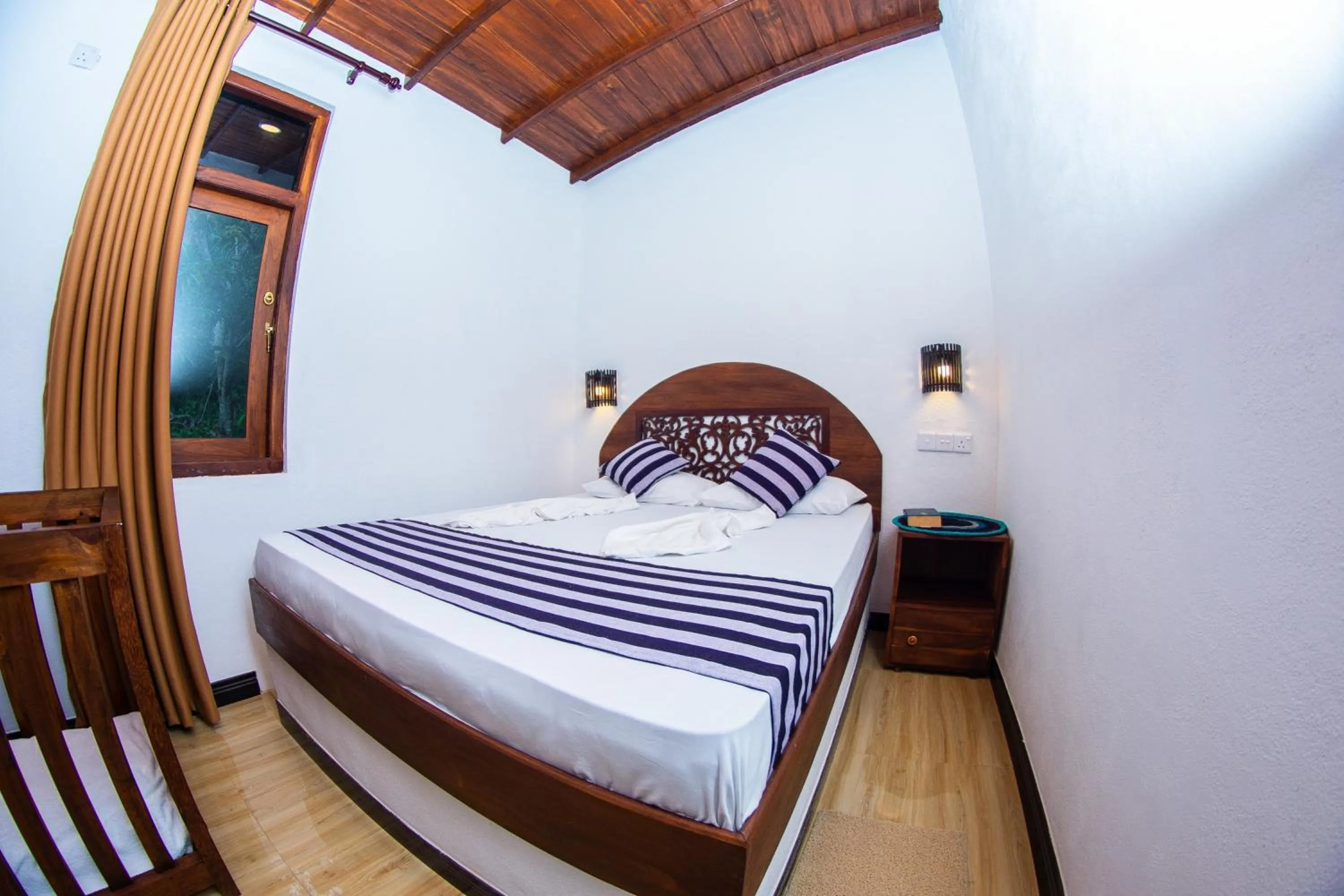 Bed in Shadow Surf Bay