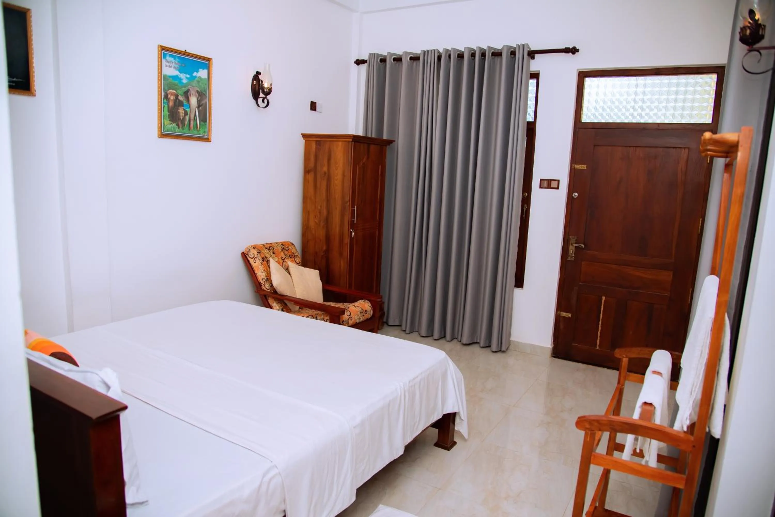 Bed in Shadow Surf Bay