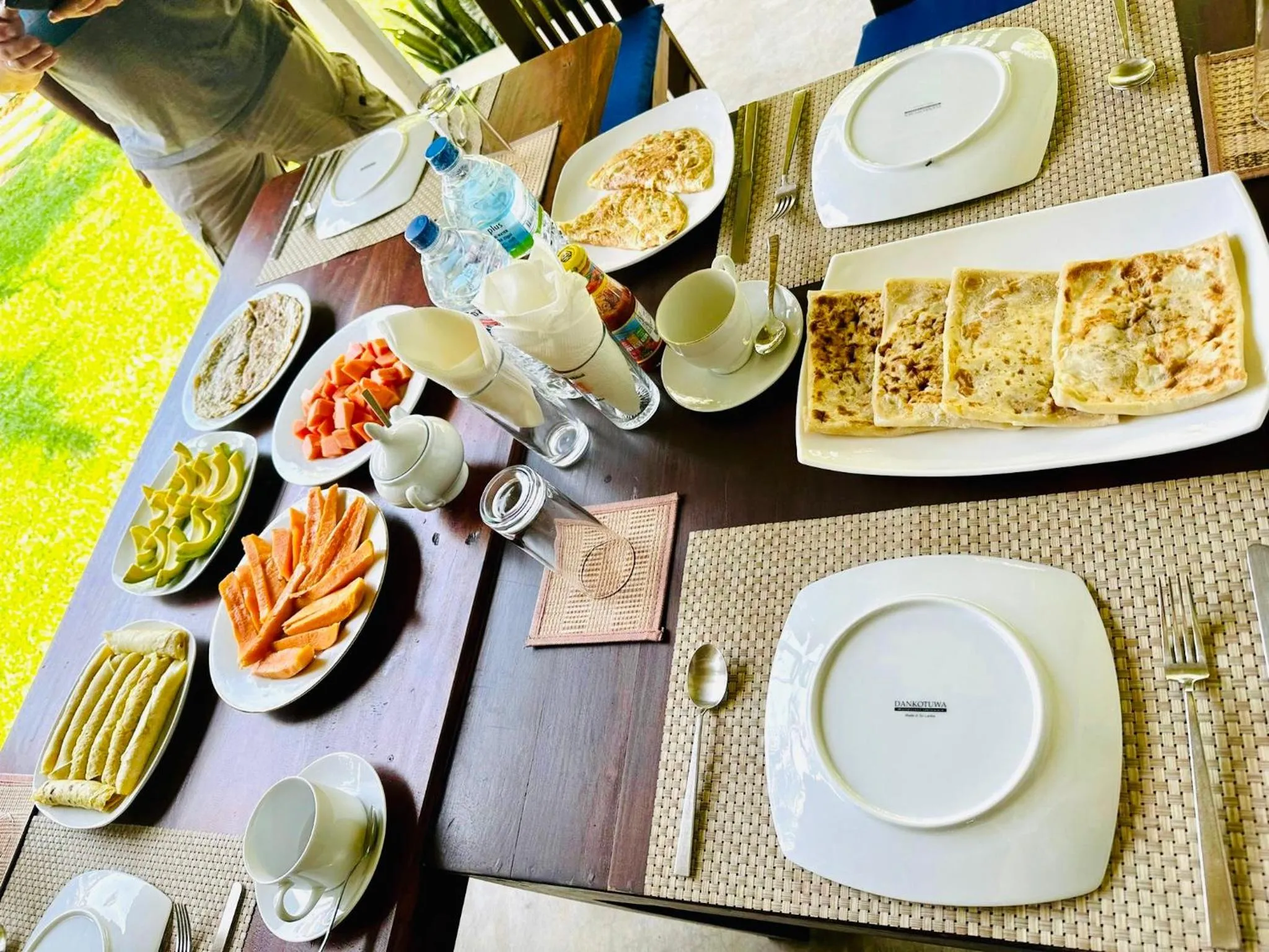 Food and drinks in Shadow Surf Bay