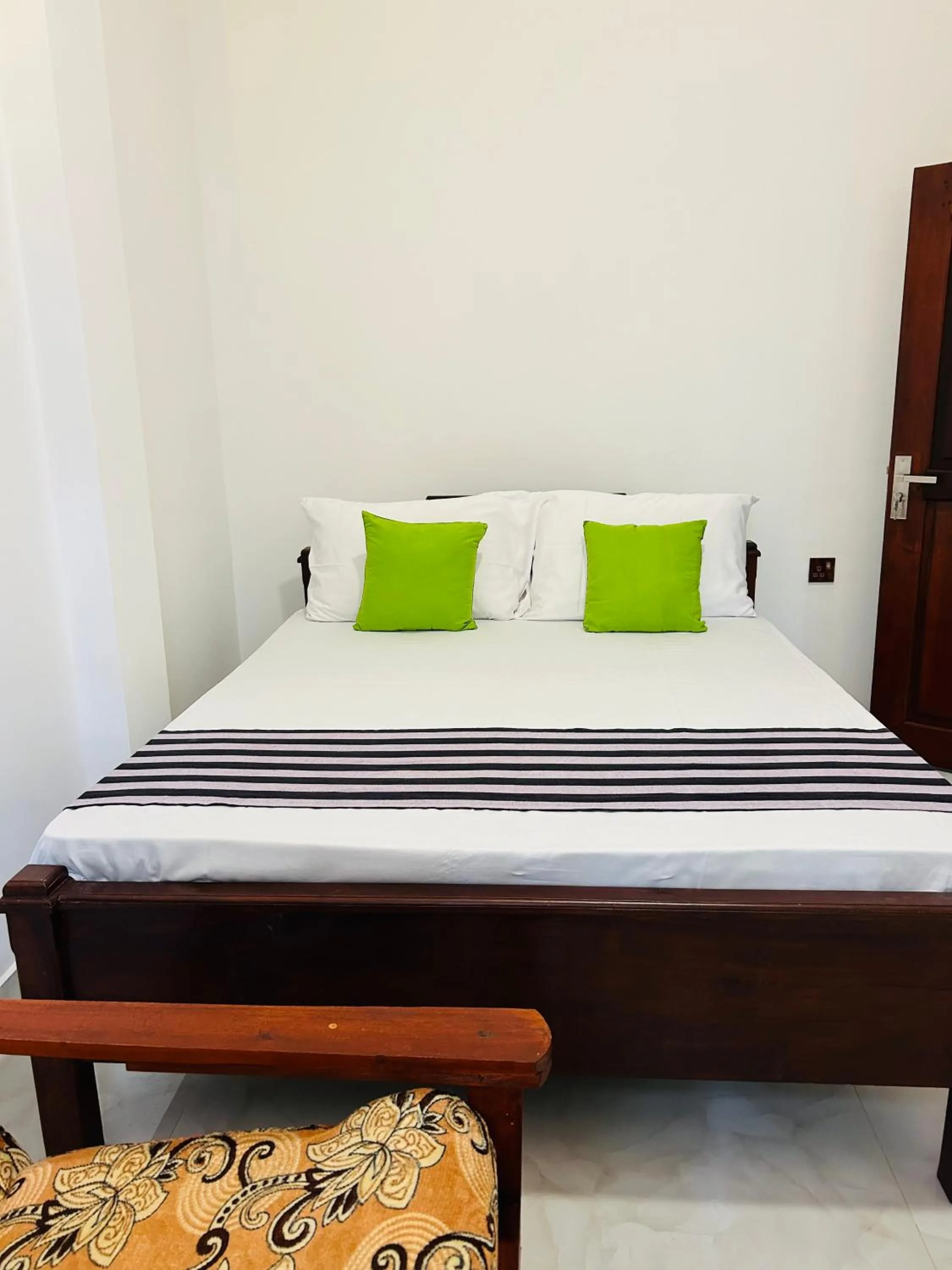 Bed in Shadow Surf Bay