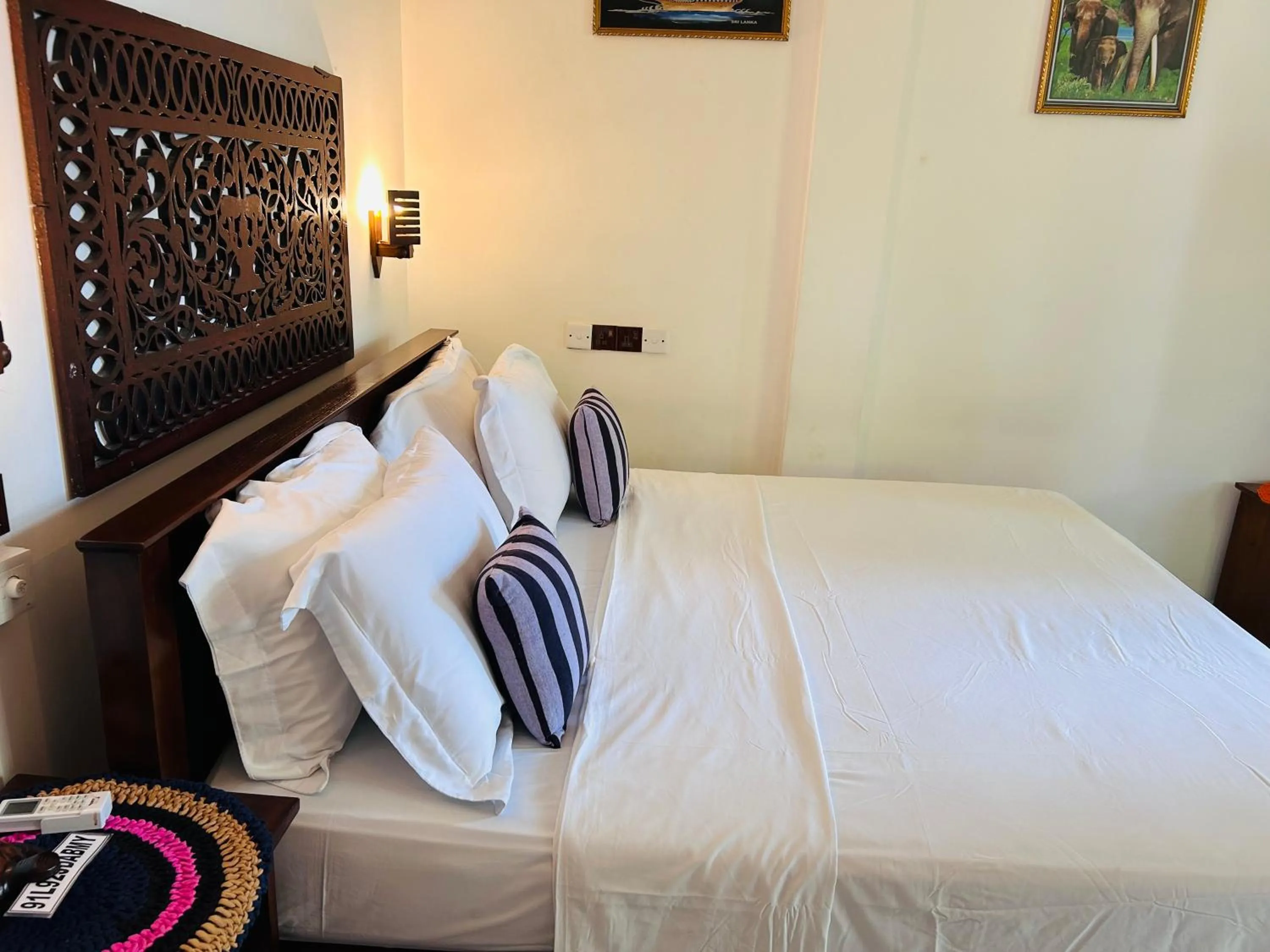 Bed in Shadow Surf Bay