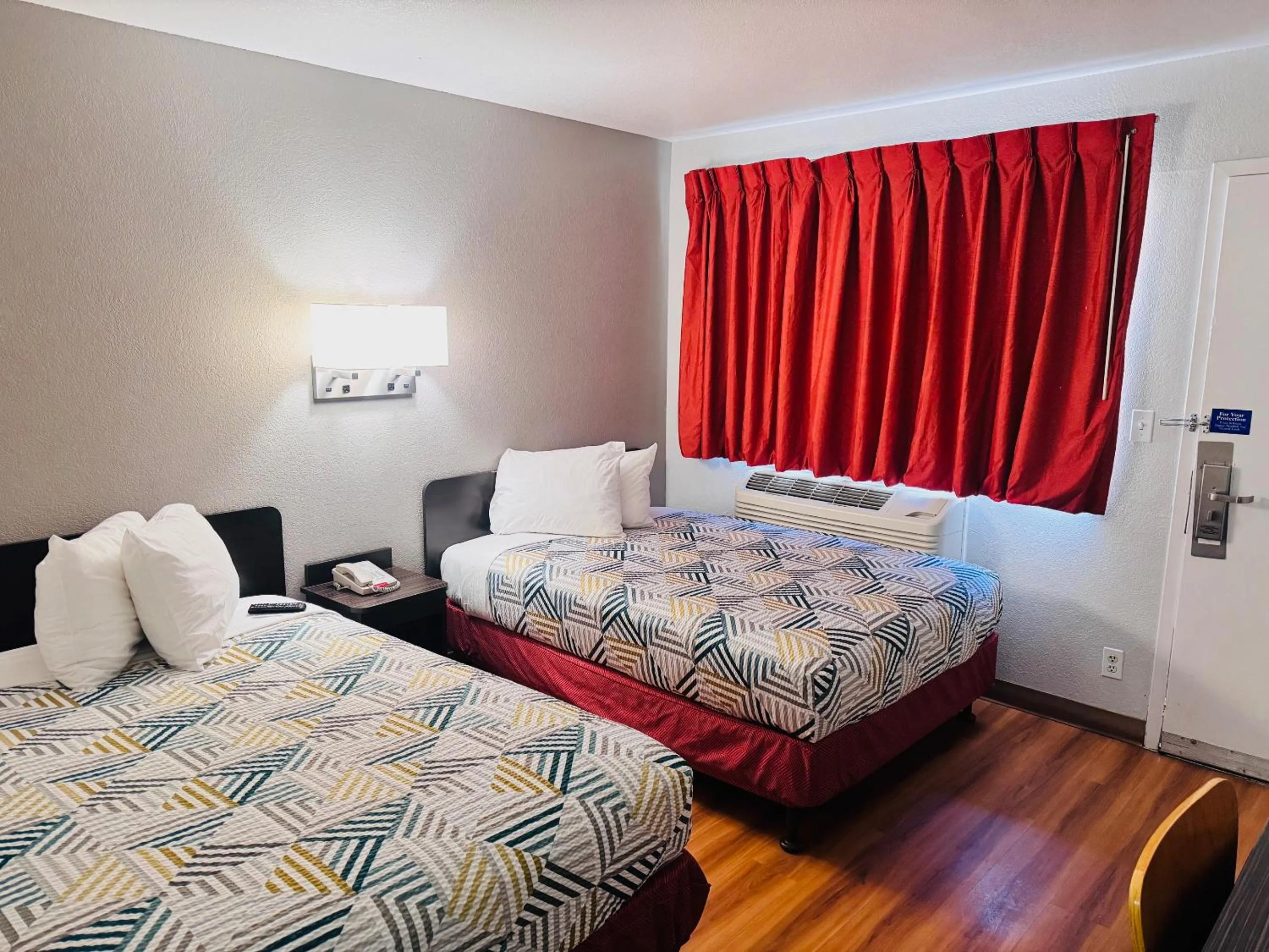 Bedroom, Bed in Motel 6-Grants, NM