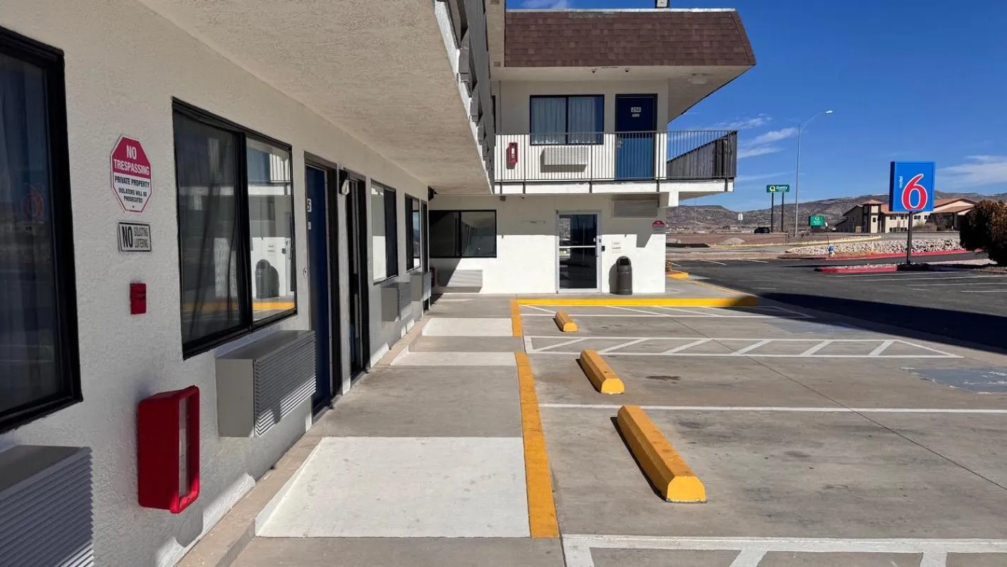 Property building in Motel 6-Grants, NM