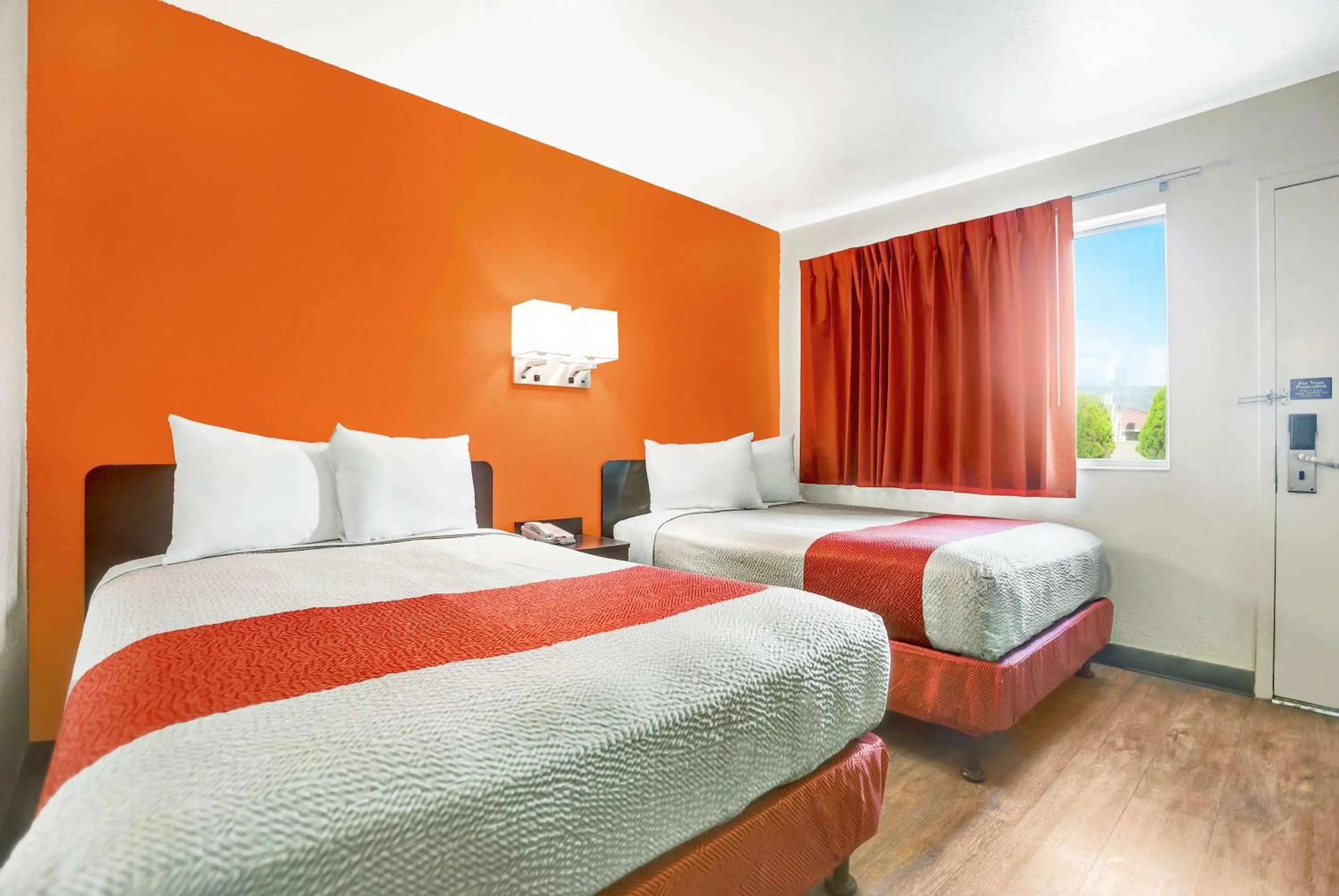 Photo of the whole room, Bed in Motel 6-Grants, NM