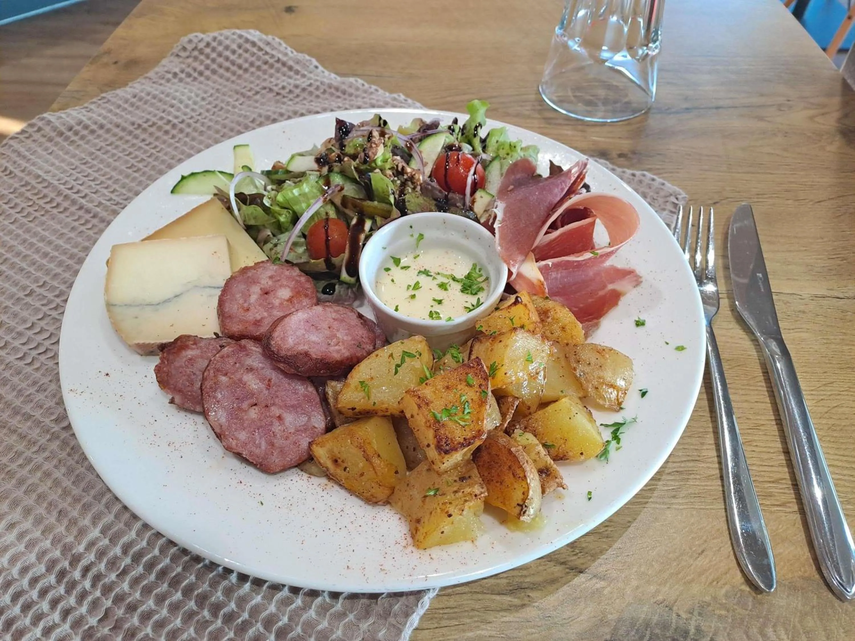 Restaurant/places to eat in ibis Vesoul