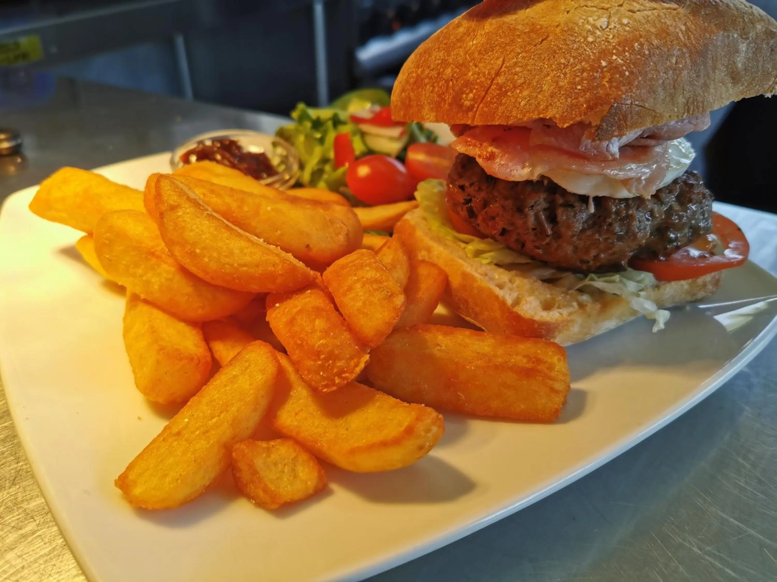 Food and drinks in Sportsmans Valley Hotel