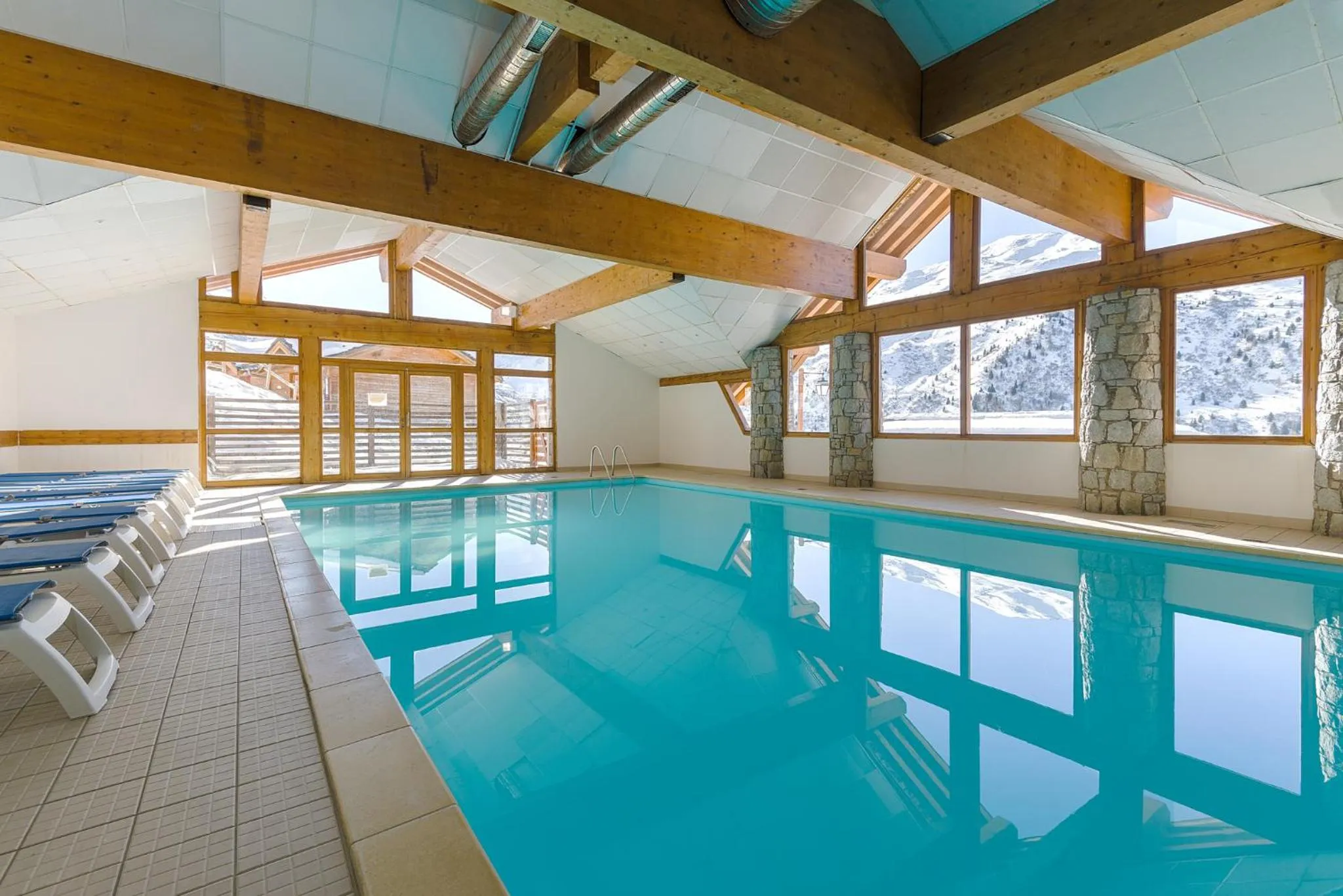 Swimming pool in travelski home select - Chalets Le Grand Panorama II