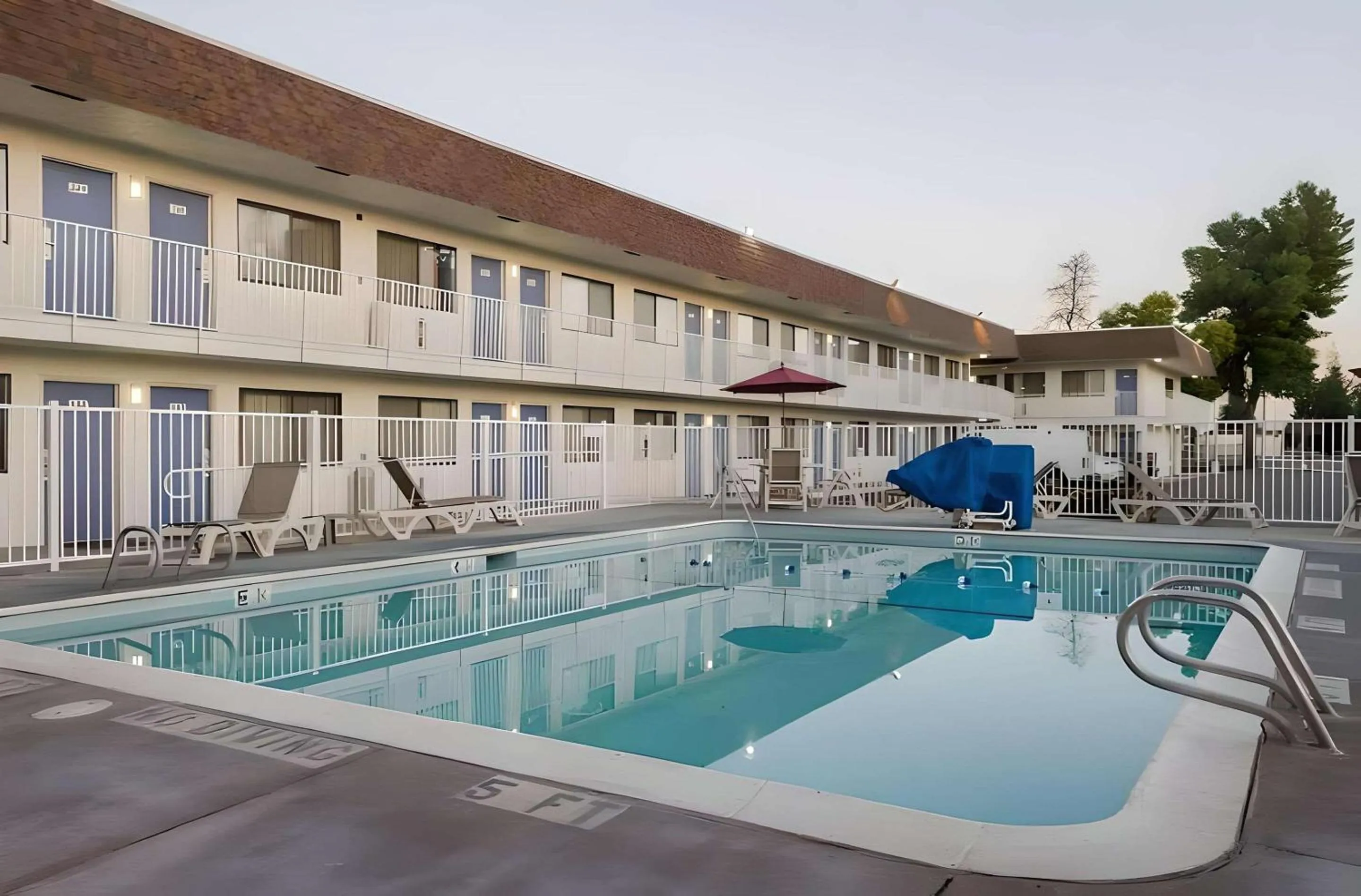 Swimming Pool in Motel 6-Turlock, CA