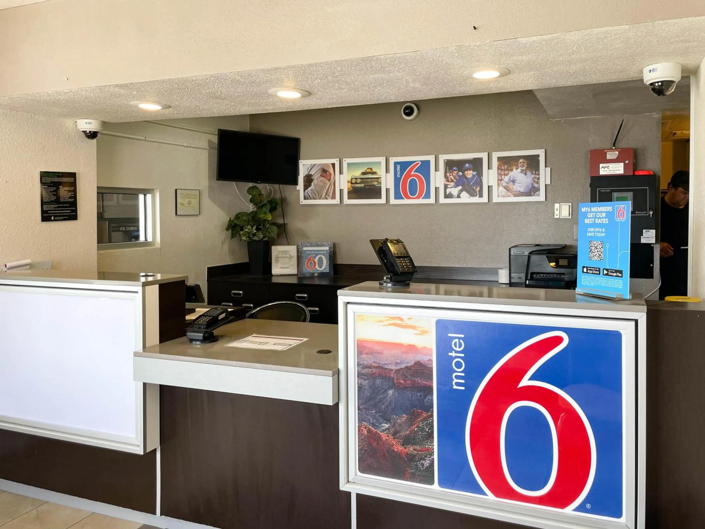 Lobby or reception in Motel 6 Cheyenne, WY