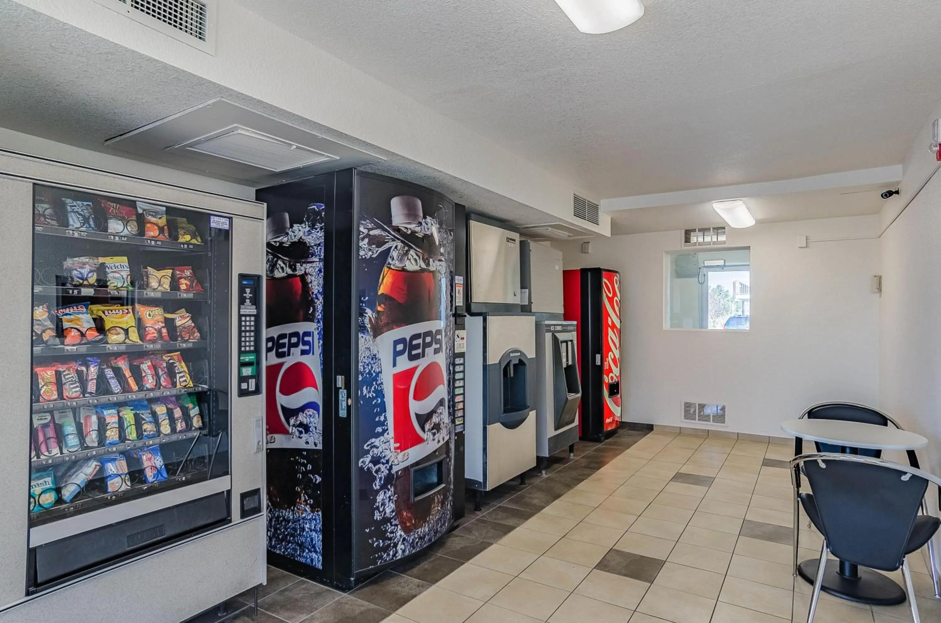 Property building in Motel 6 Cheyenne, WY