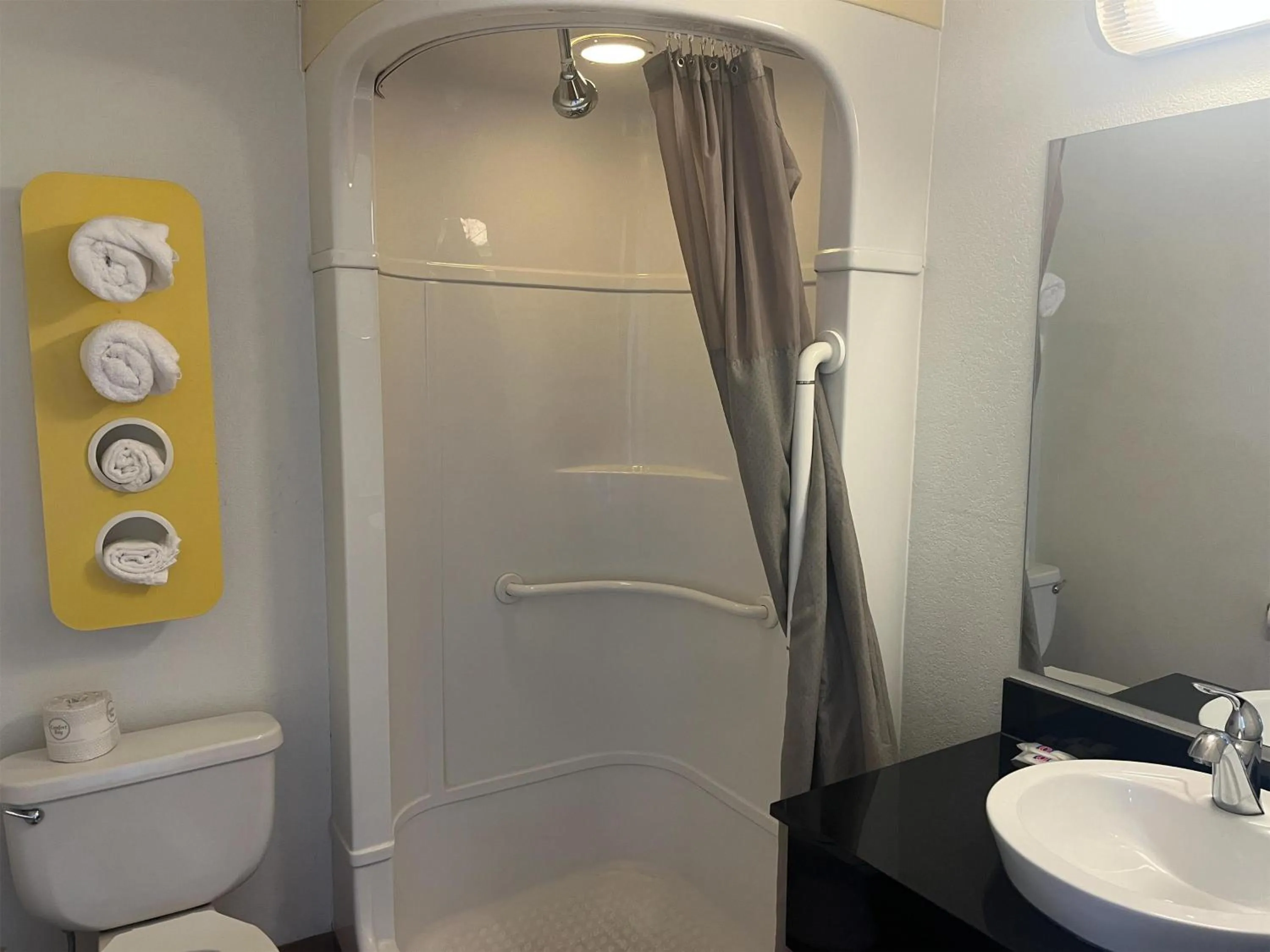 Bathroom in Motel 6 Fort Collins, CO