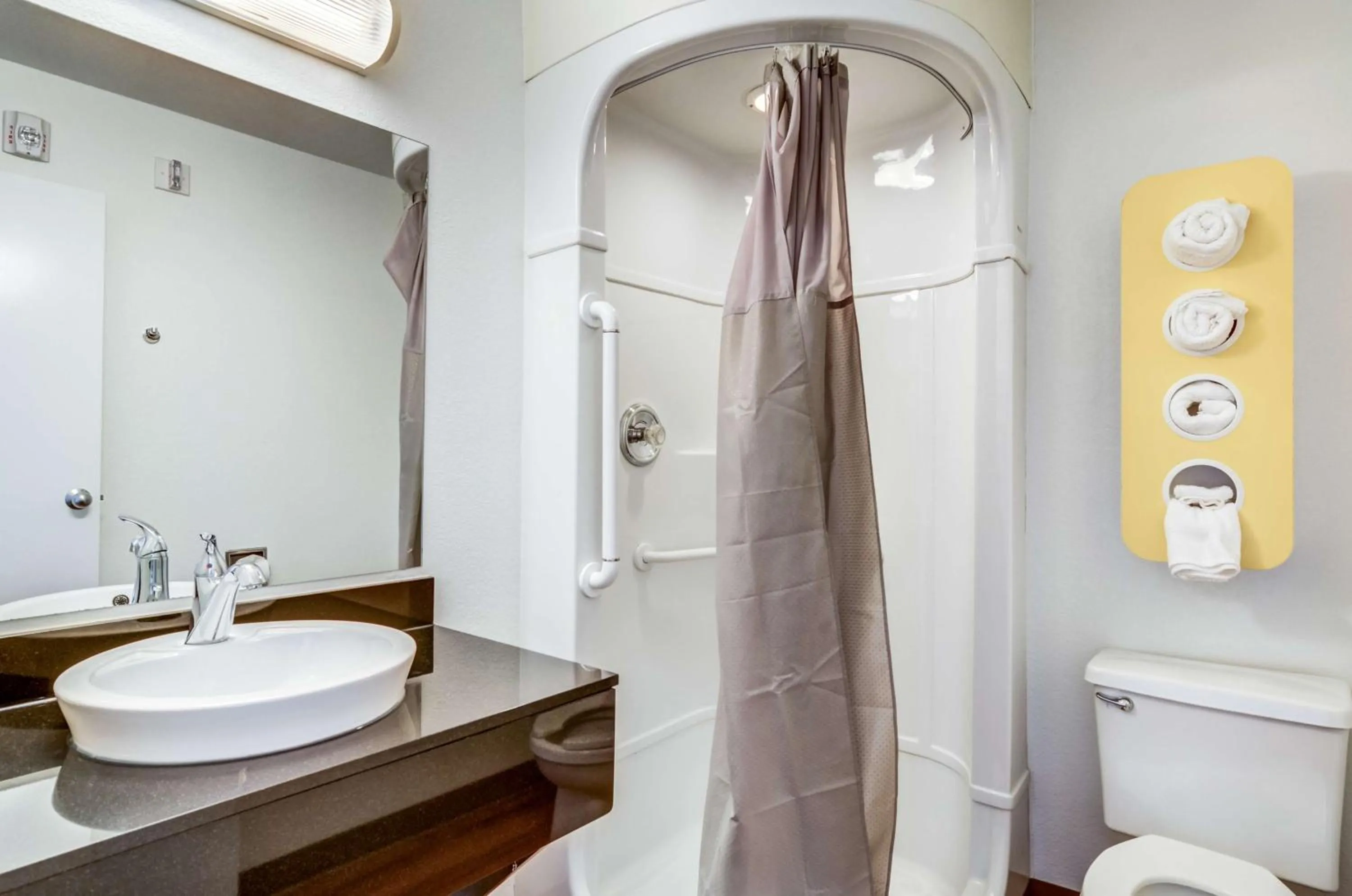 Bathroom in Motel 6 Fort Collins, CO