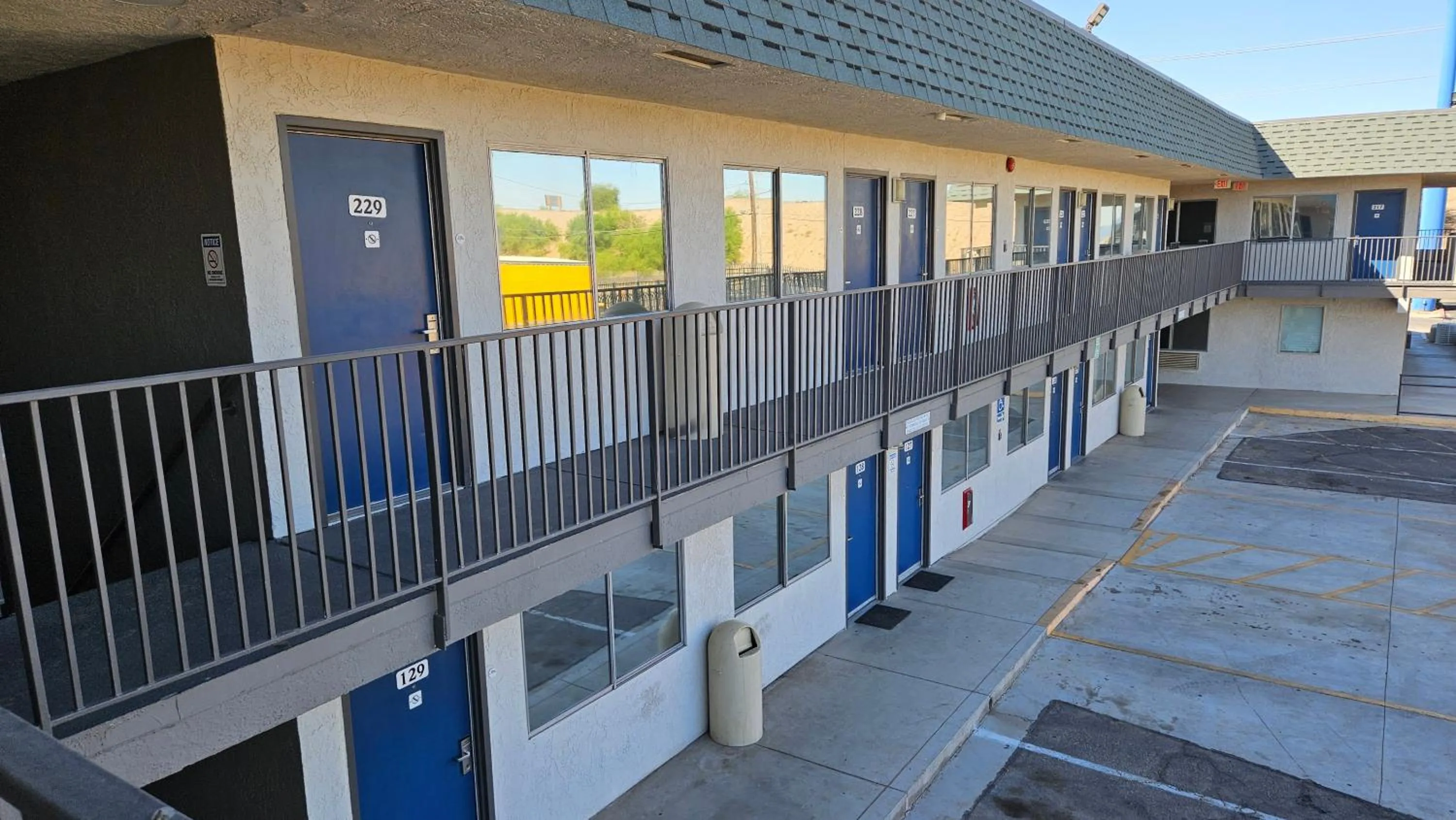 Property building in Motel 6-Blythe, CA