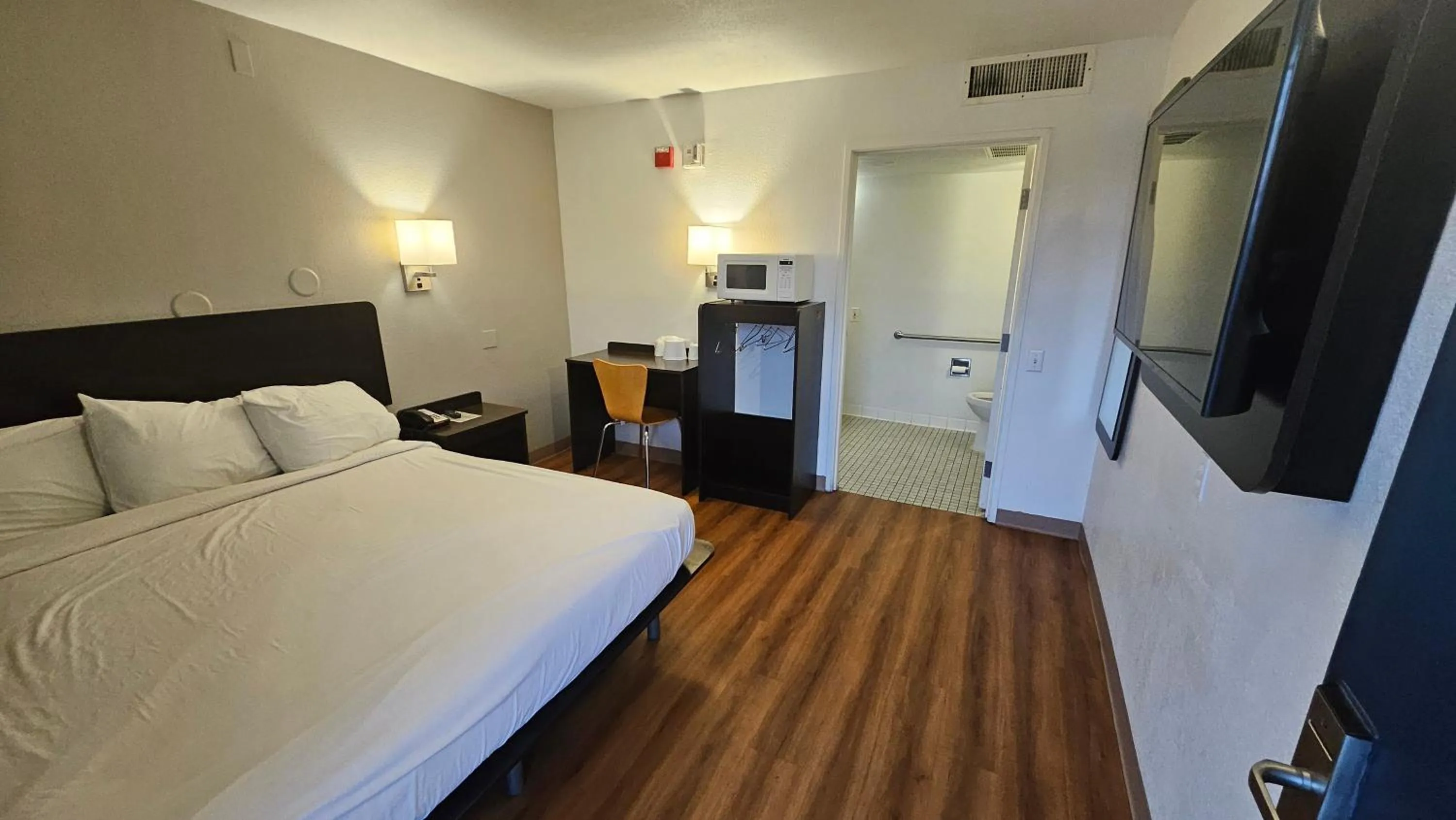 Bed in Motel 6-Blythe, CA