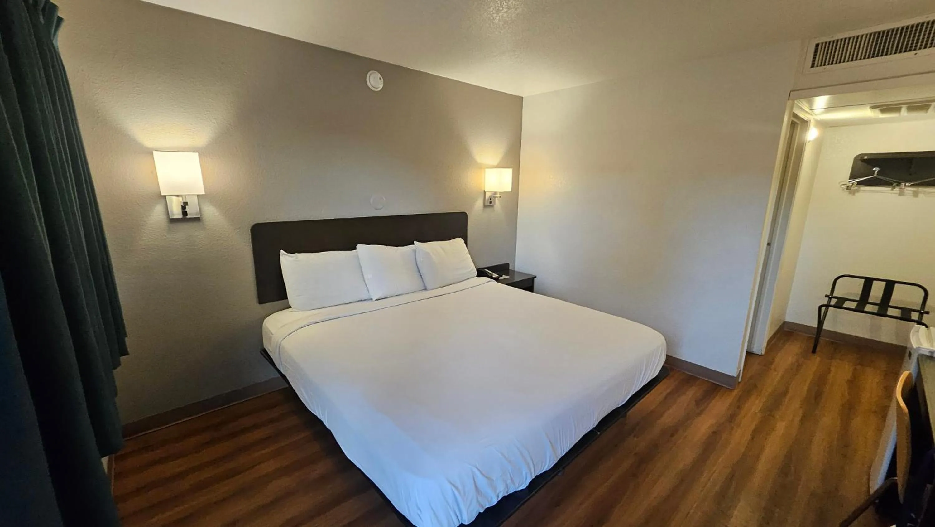 Bed in Motel 6-Blythe, CA