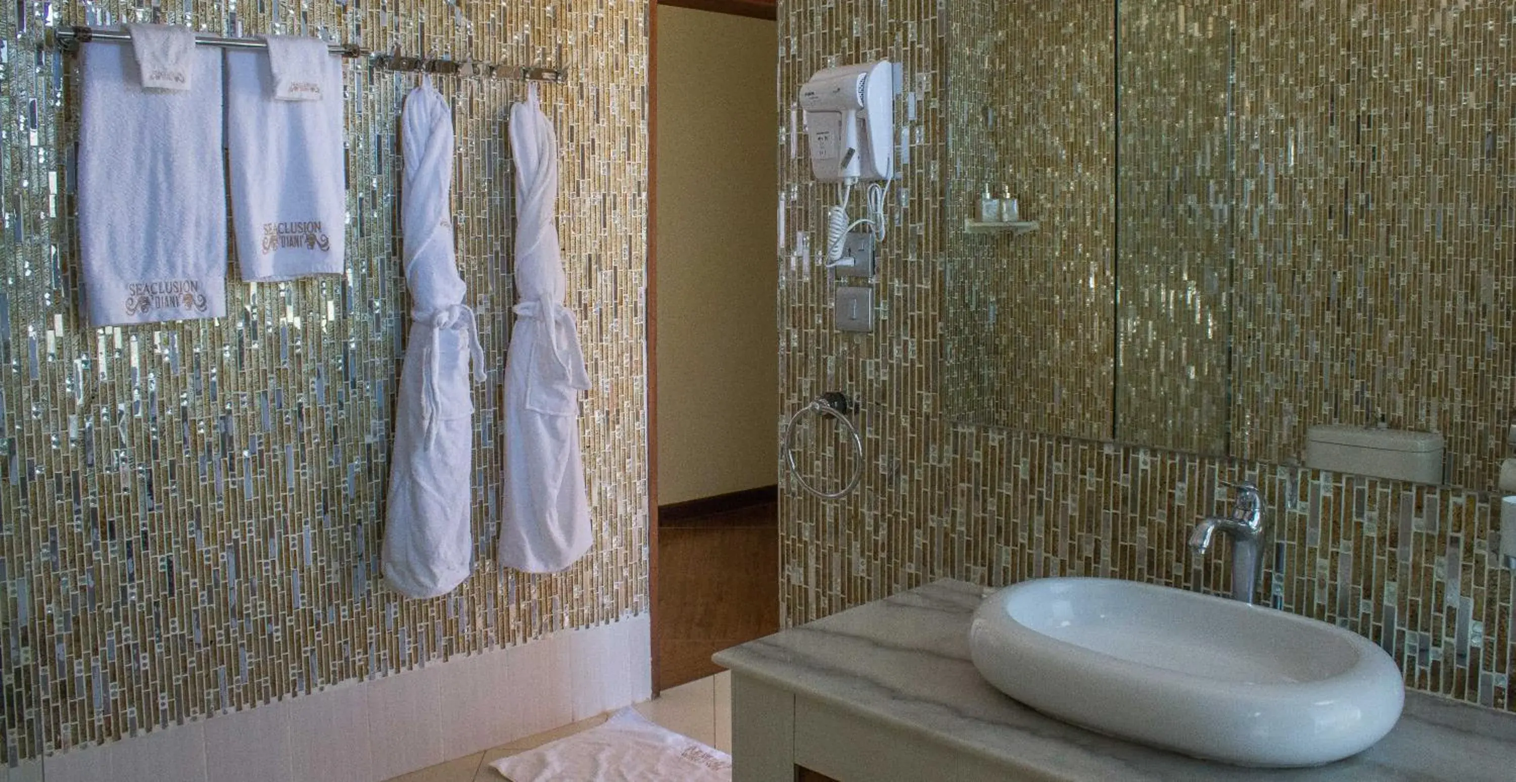 Suite - single occupancy in Seaclusion Diani Suite - single occupancy in Seaclusion Diani