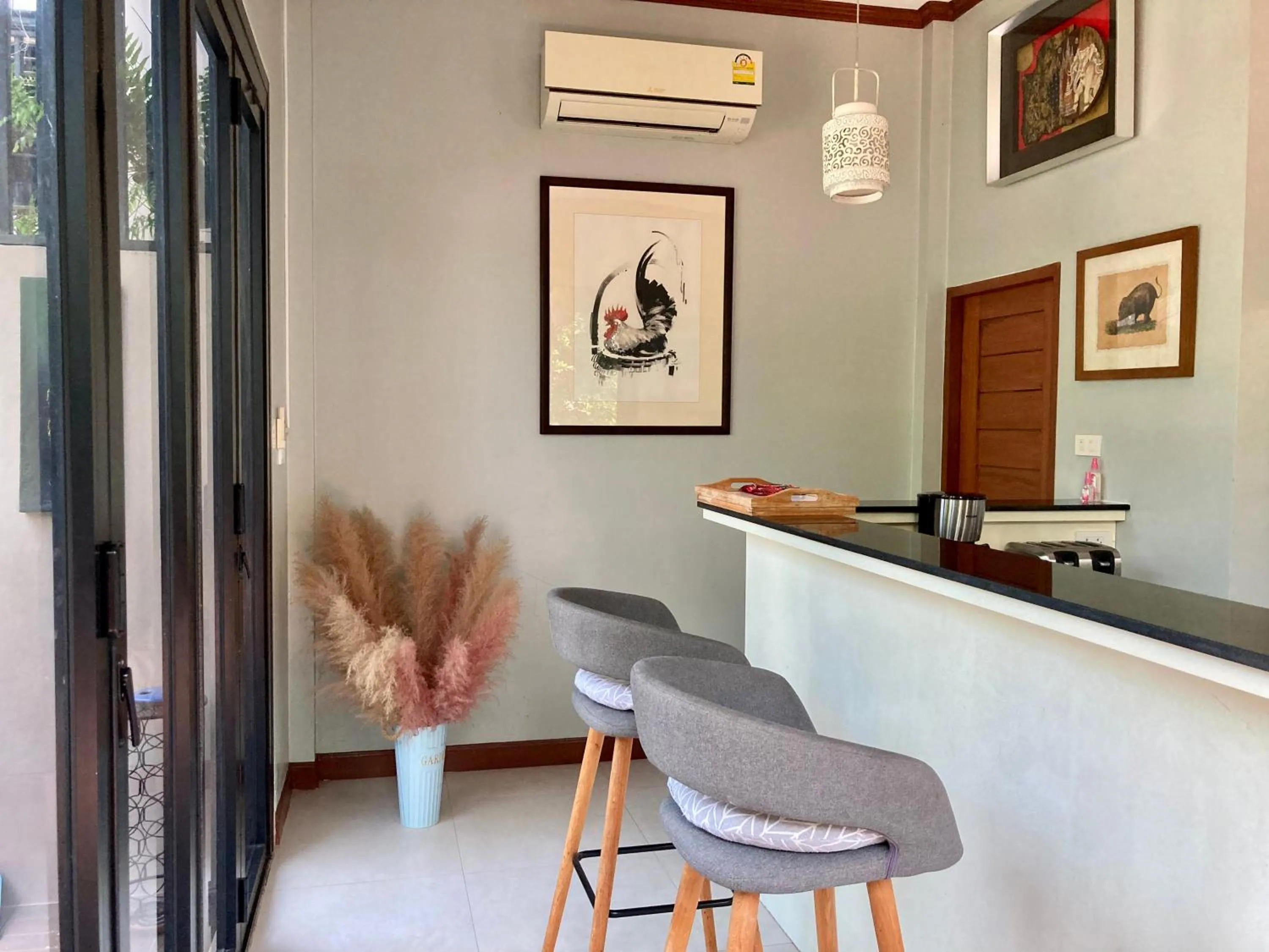 Dining area in Barbé La Maison
