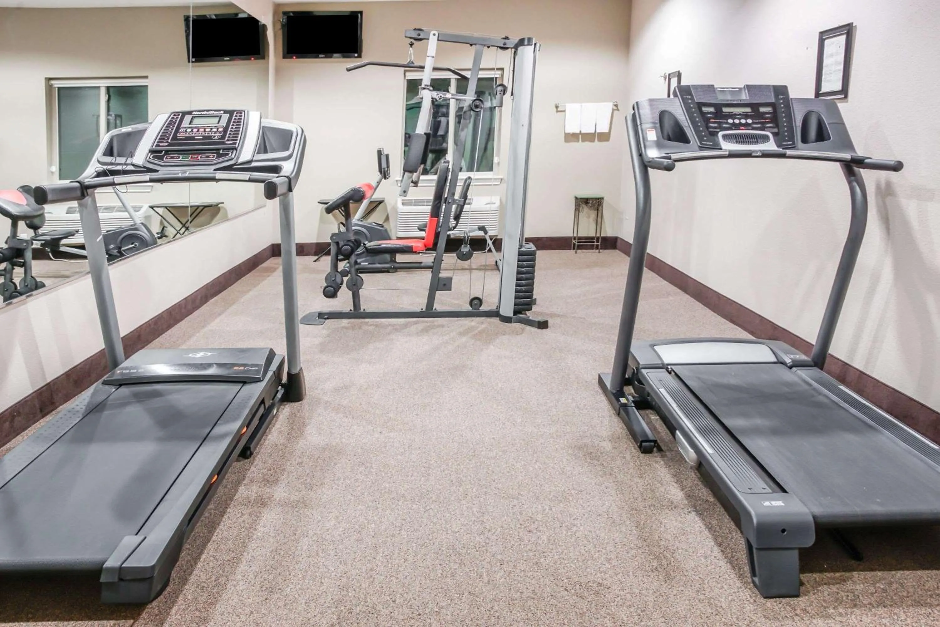 Fitness centre/facilities in Super 8 by Wyndham Brenham TX