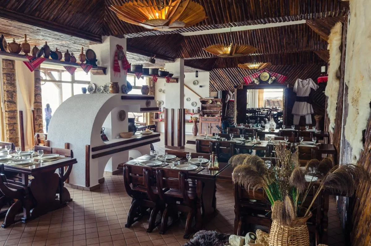 Restaurant/places to eat in Cabana Trei Brazi