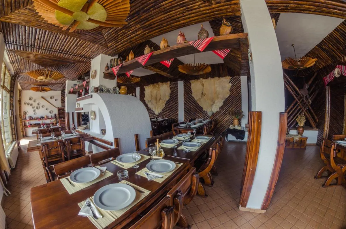 Restaurant/places to eat in Cabana Trei Brazi