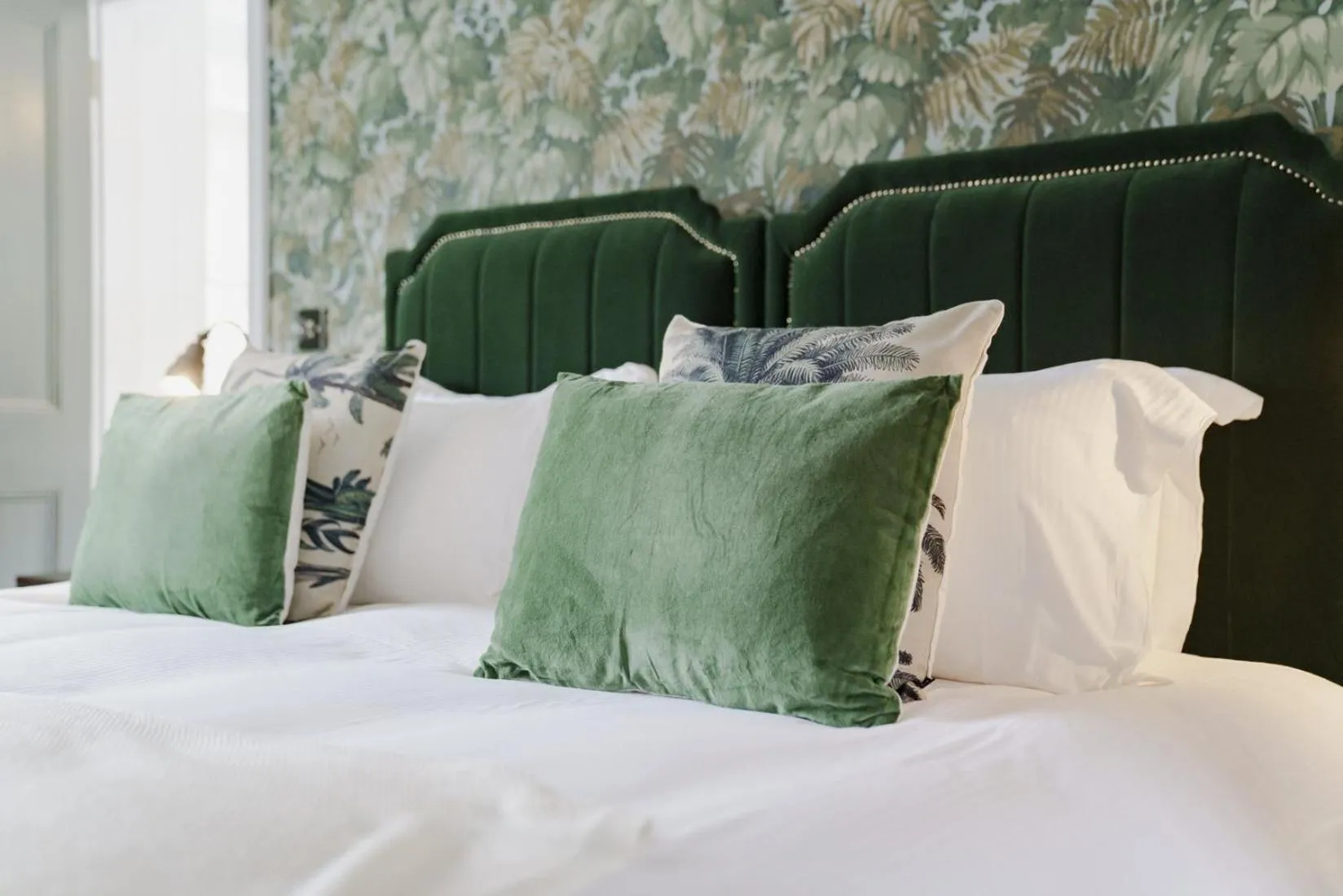 Bedroom, Bed in Bel and The Dragon at Red Lion Wendover