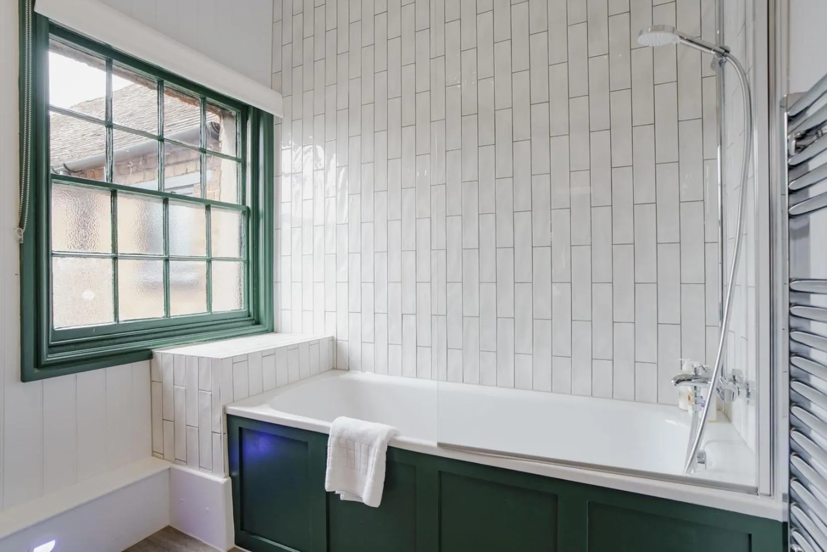 Bathroom in Bel and The Dragon at Red Lion Wendover